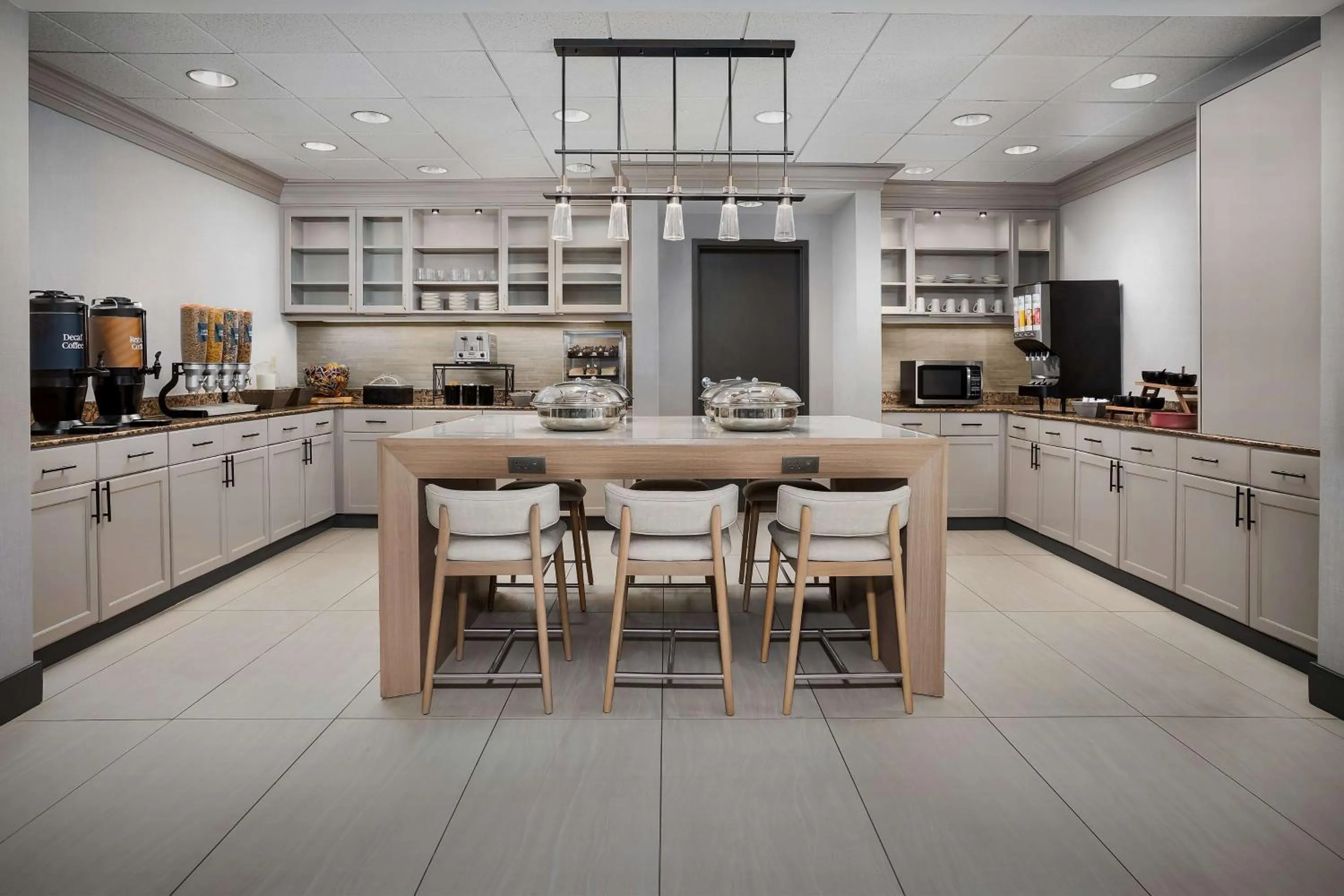 Breakfast in Homewood Suites by Hilton Cleveland-Solon