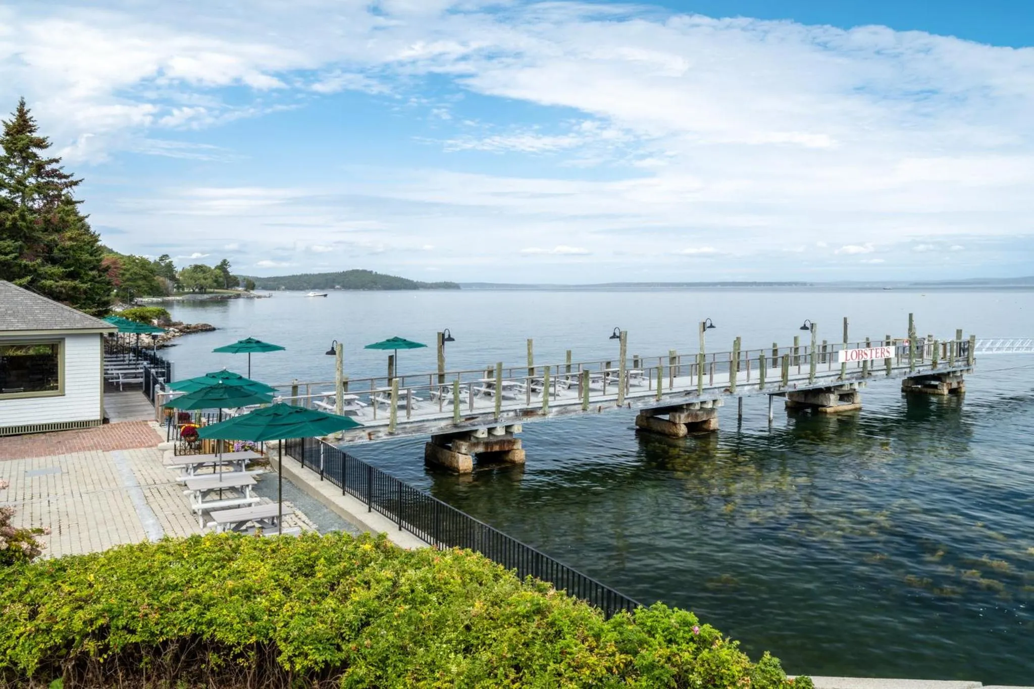 Restaurant/places to eat in Holiday Inn Bar Harbor Regency Hotel by IHG