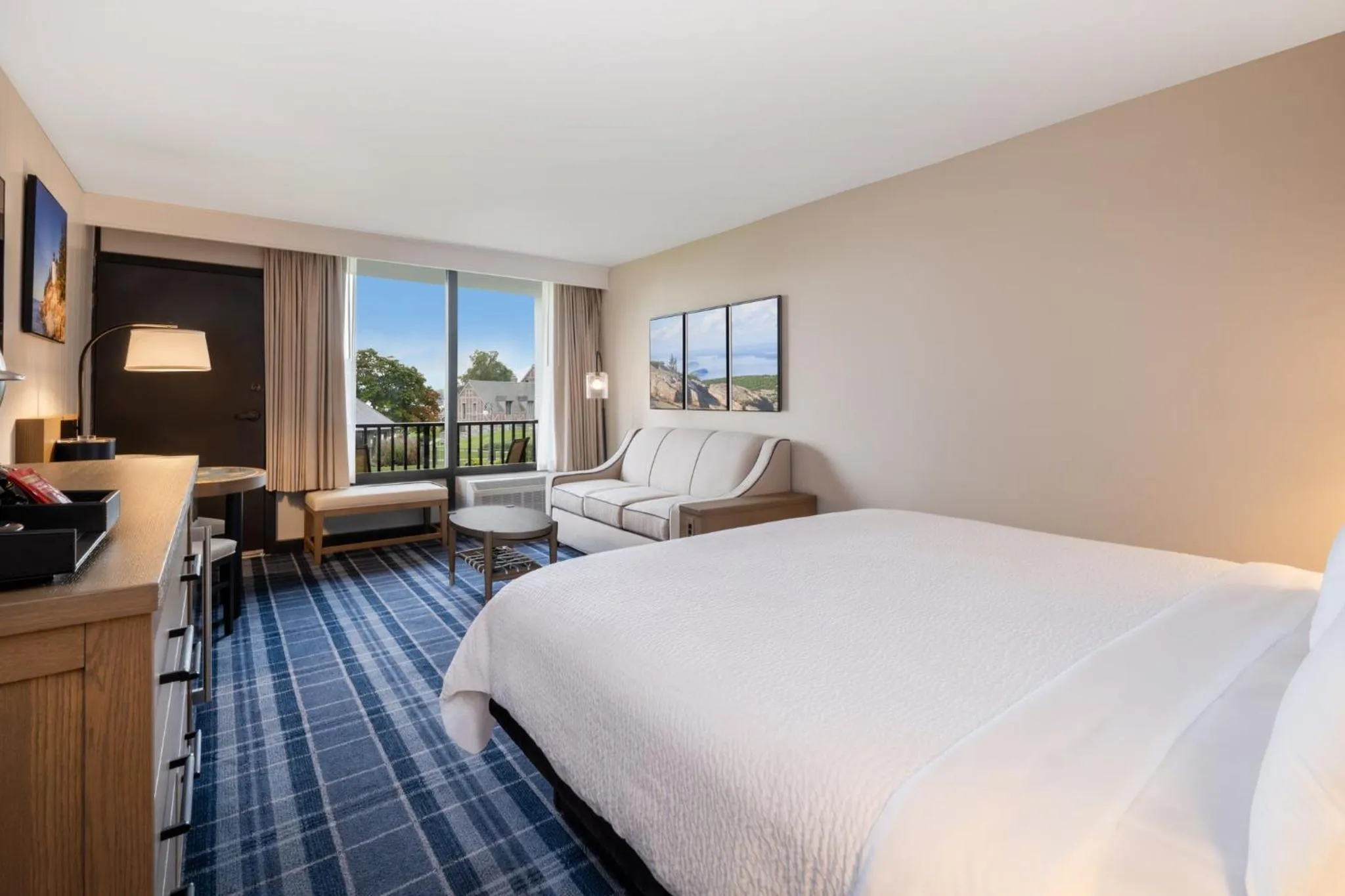 Photo of the whole room, Bed in Holiday Inn Bar Harbor Regency Hotel by IHG