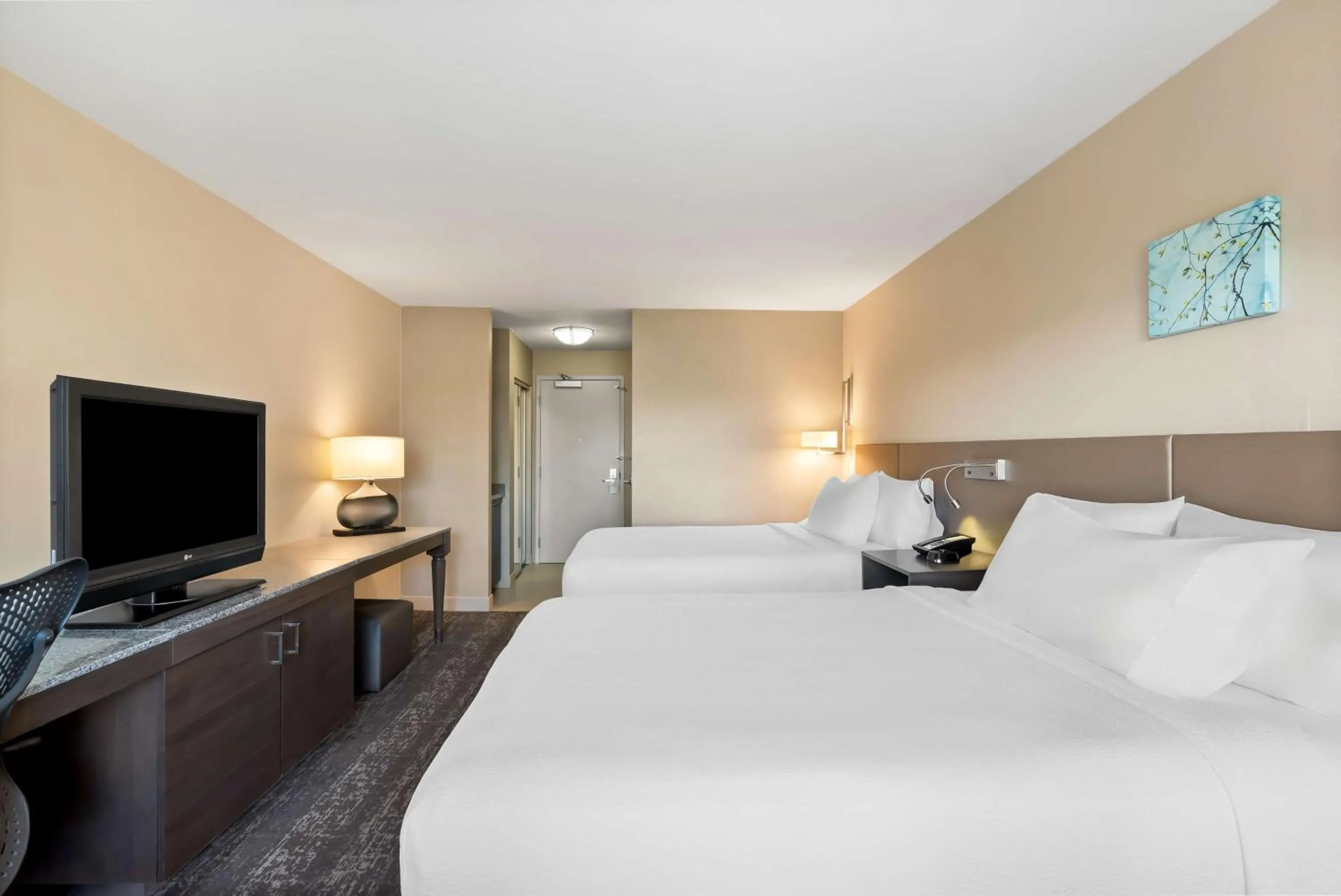 Bed in Hilton Garden Inn Fairfield