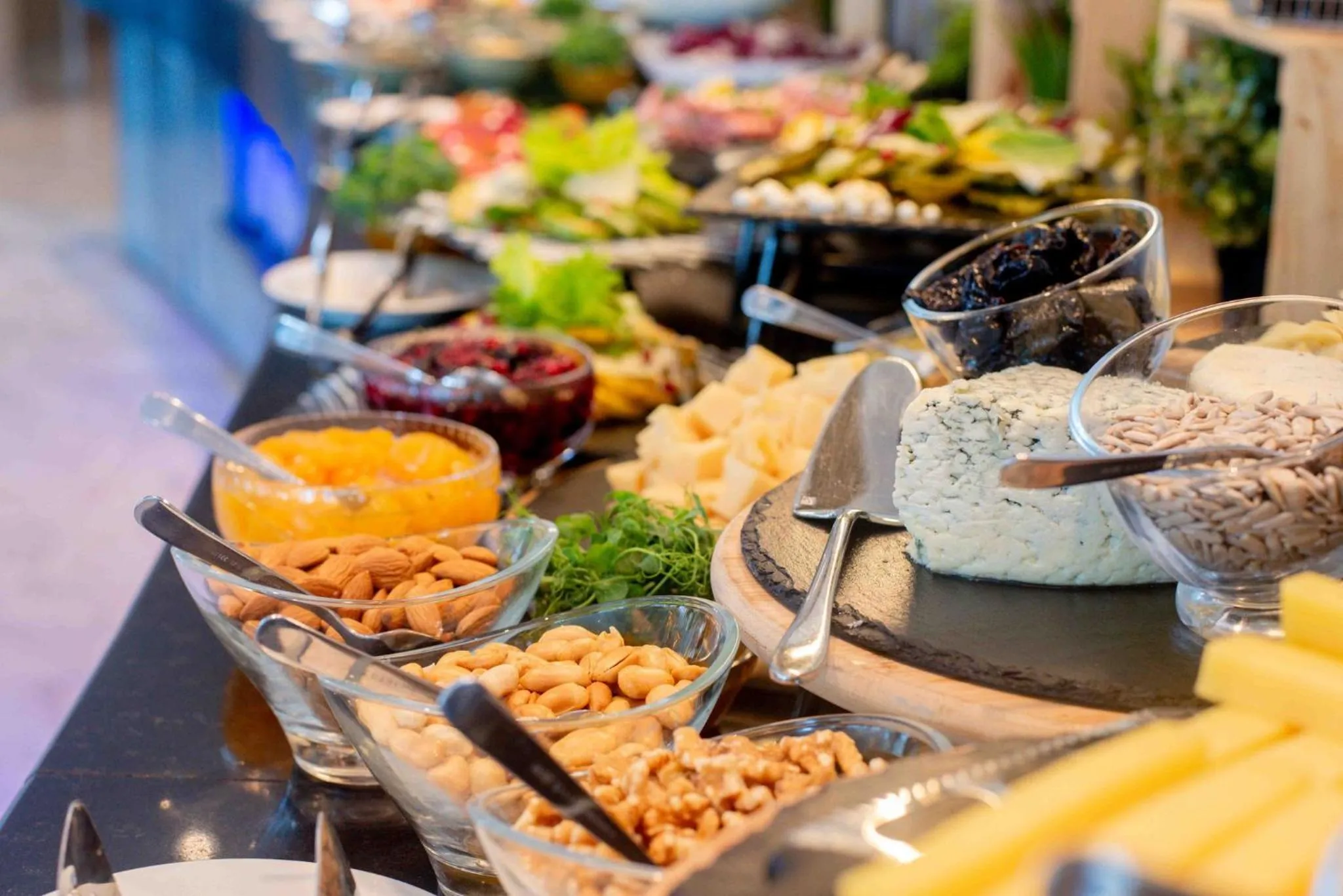 Restaurant/places to eat in Holiday Inn Abu Dhabi by IHG