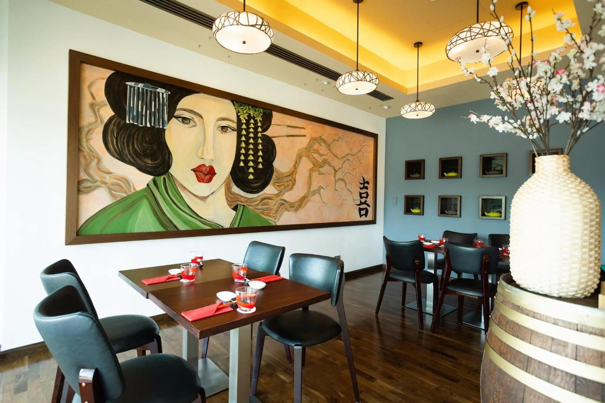 Restaurant/places to eat in Holiday Inn Abu Dhabi by IHG