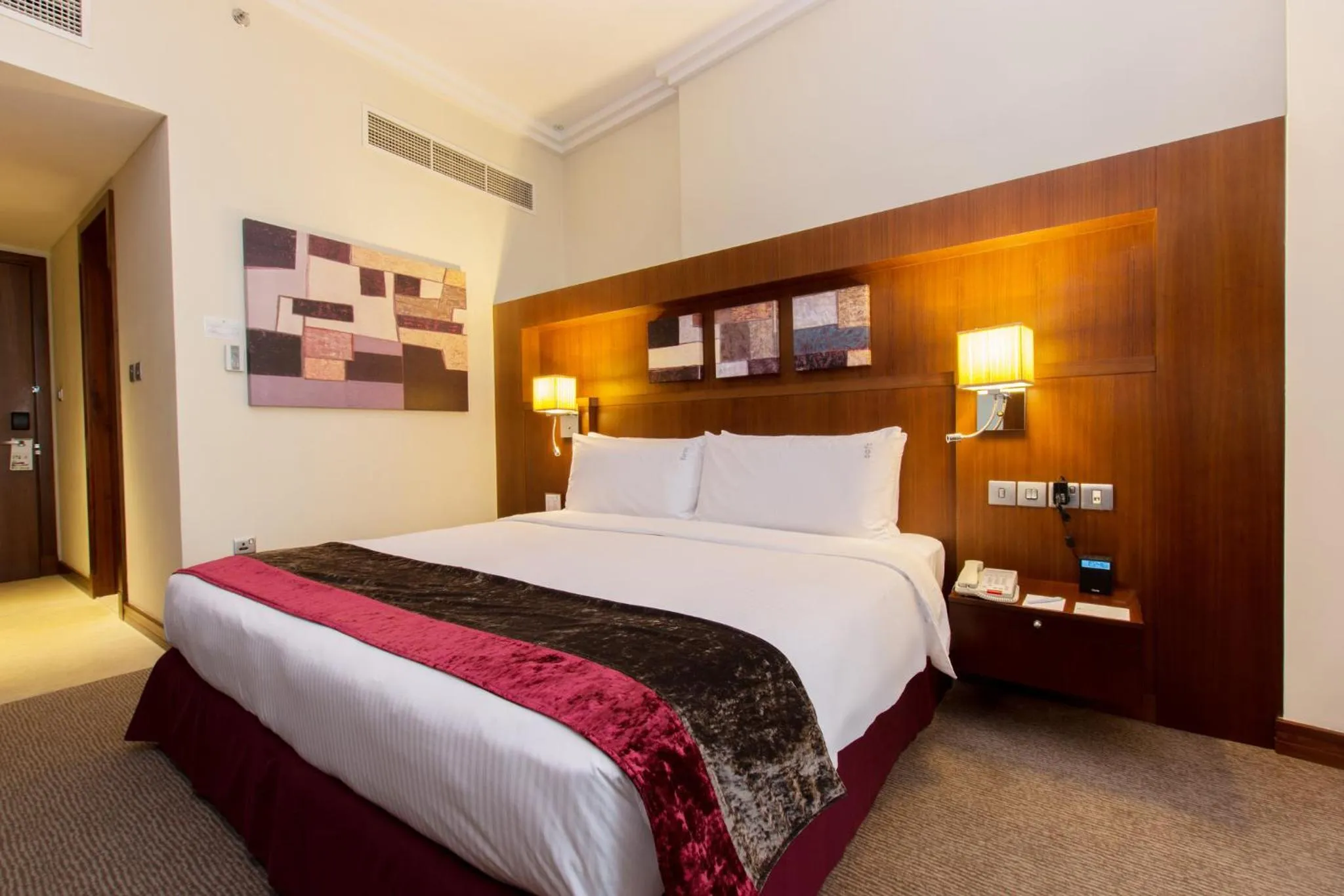 Photo of the whole room, Bed in Holiday Inn Abu Dhabi by IHG