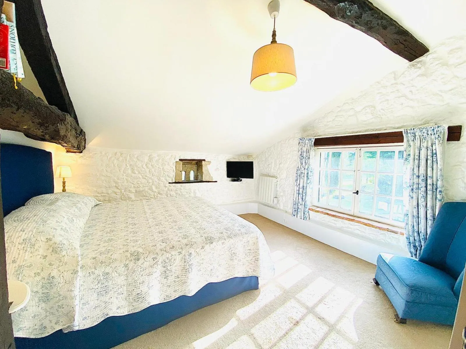 Bedroom, Bed in Labarthe