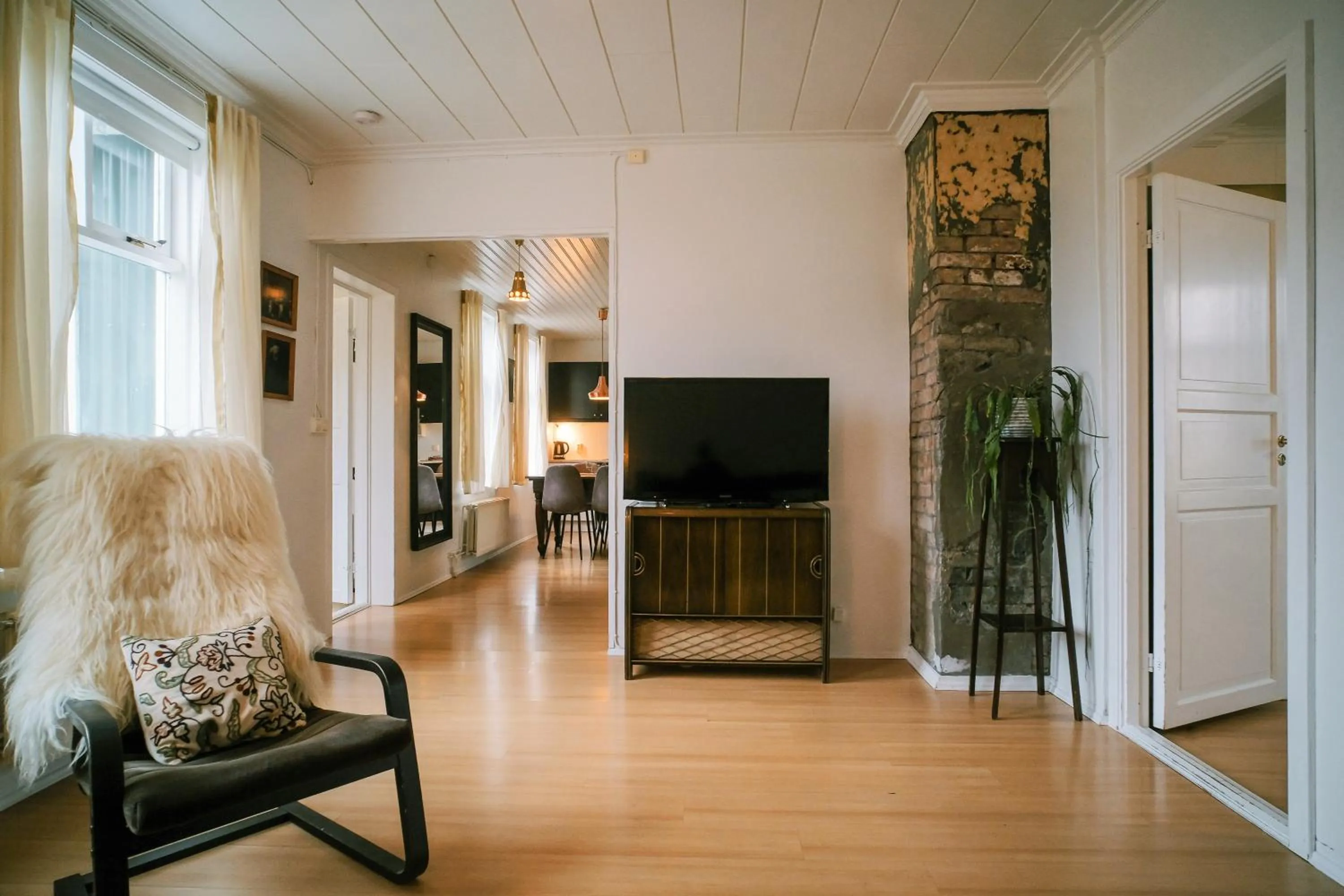 TV and multimedia in Dúlluhús - Apartments by Aldan