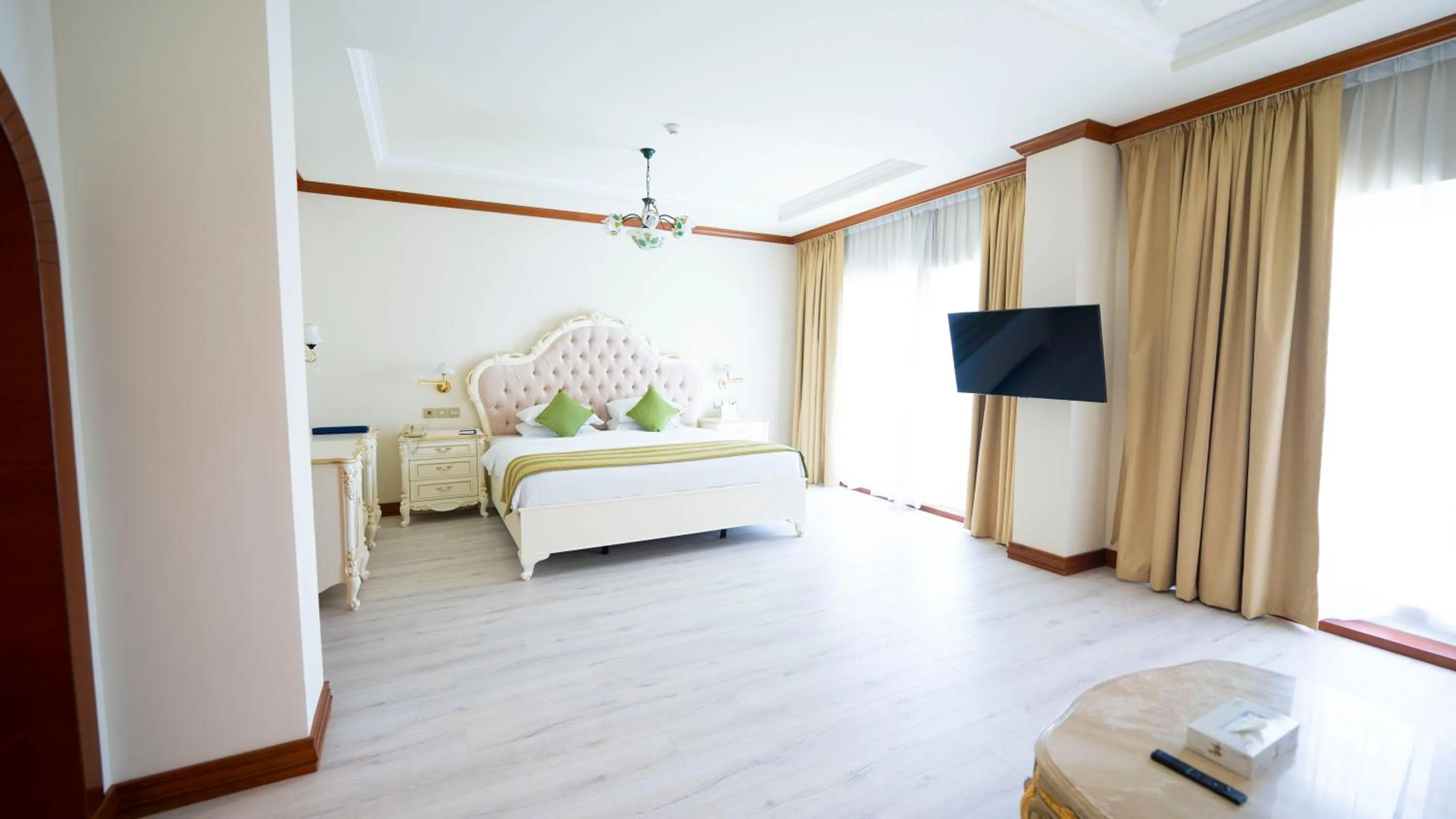 Bedroom, Bed in Riviera Hotel