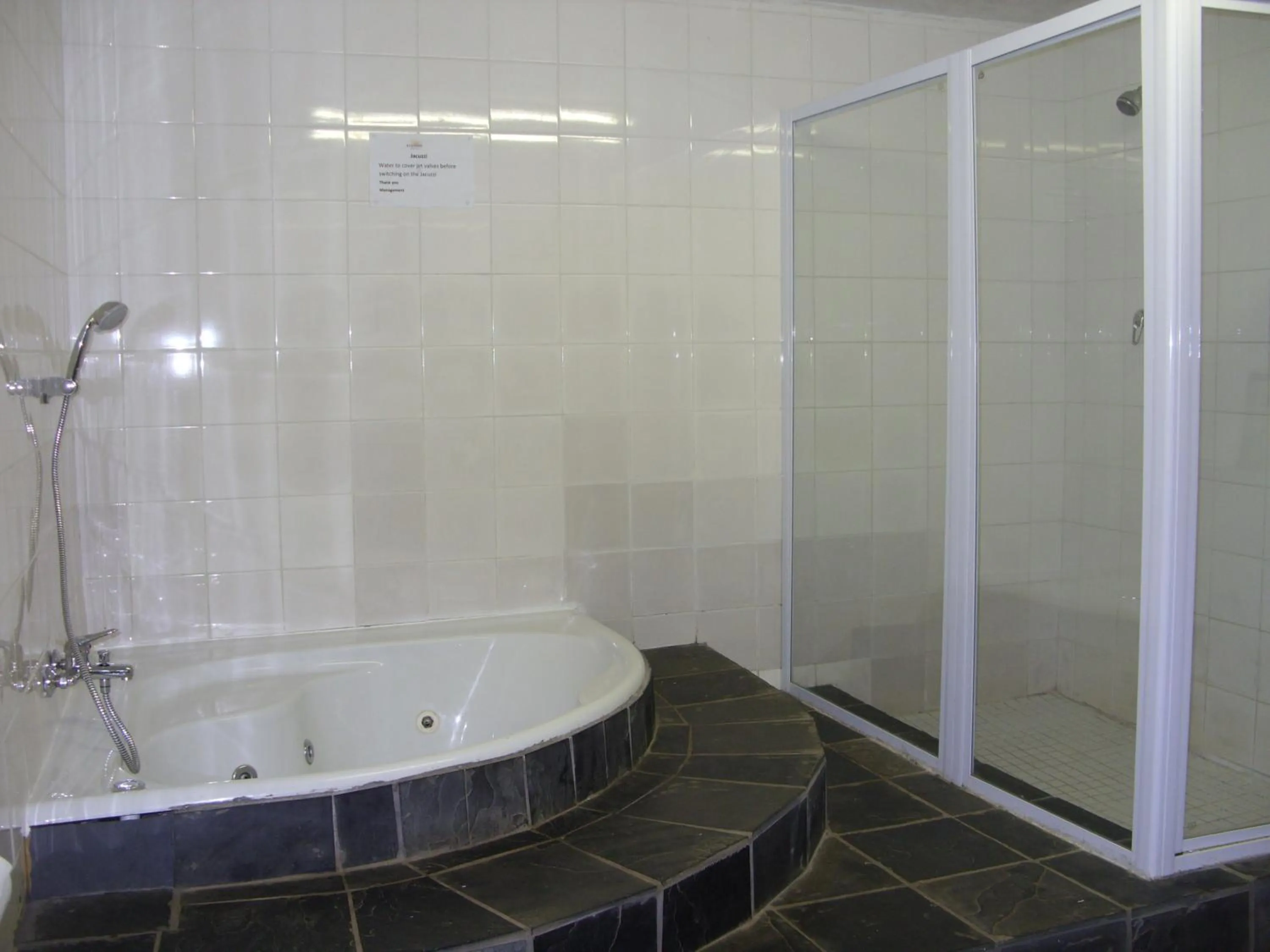 Bathroom in Ezulwini Berg Resort