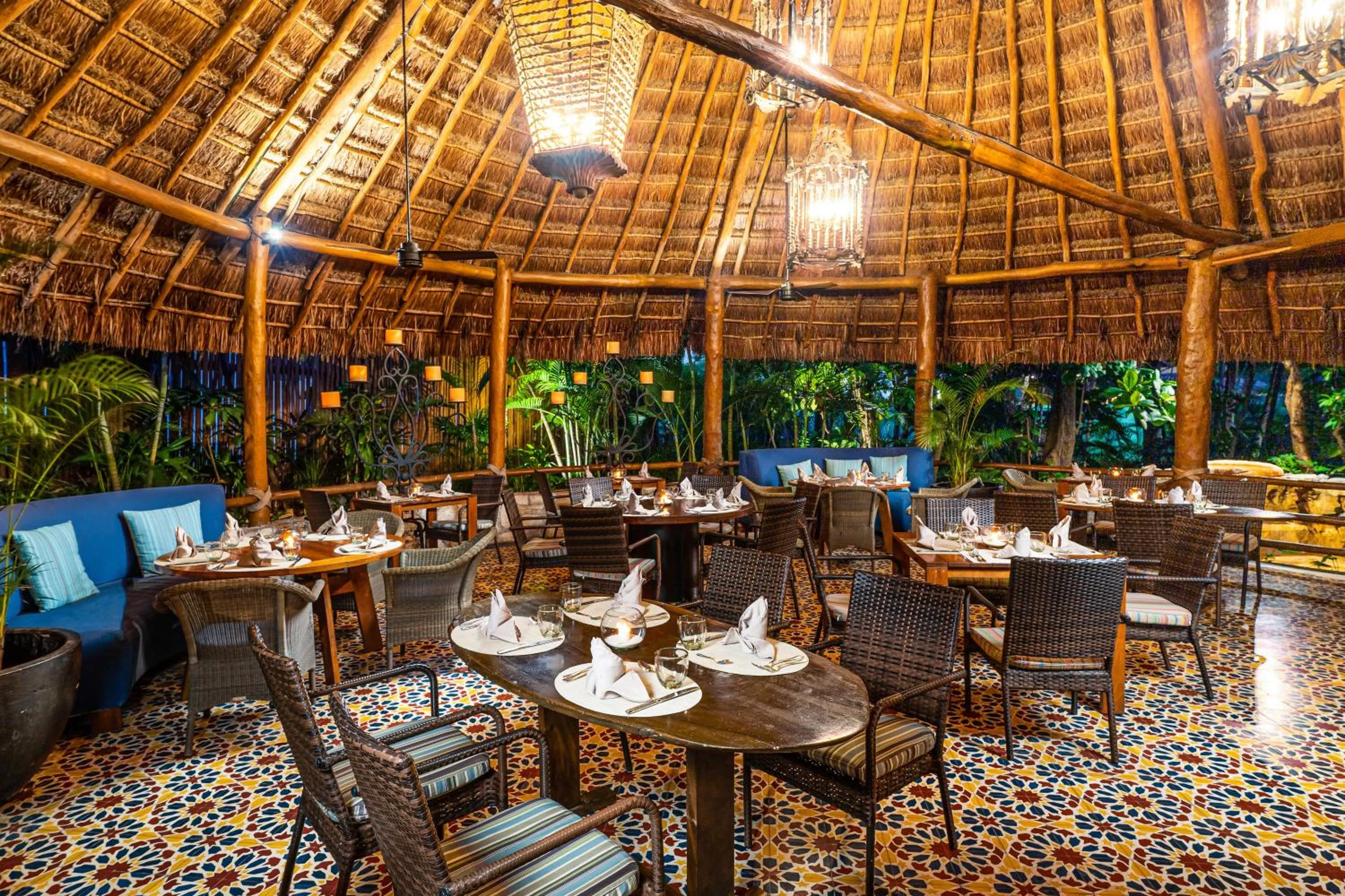Restaurant/places to eat in Mahekal Beach Front Resort & Spa