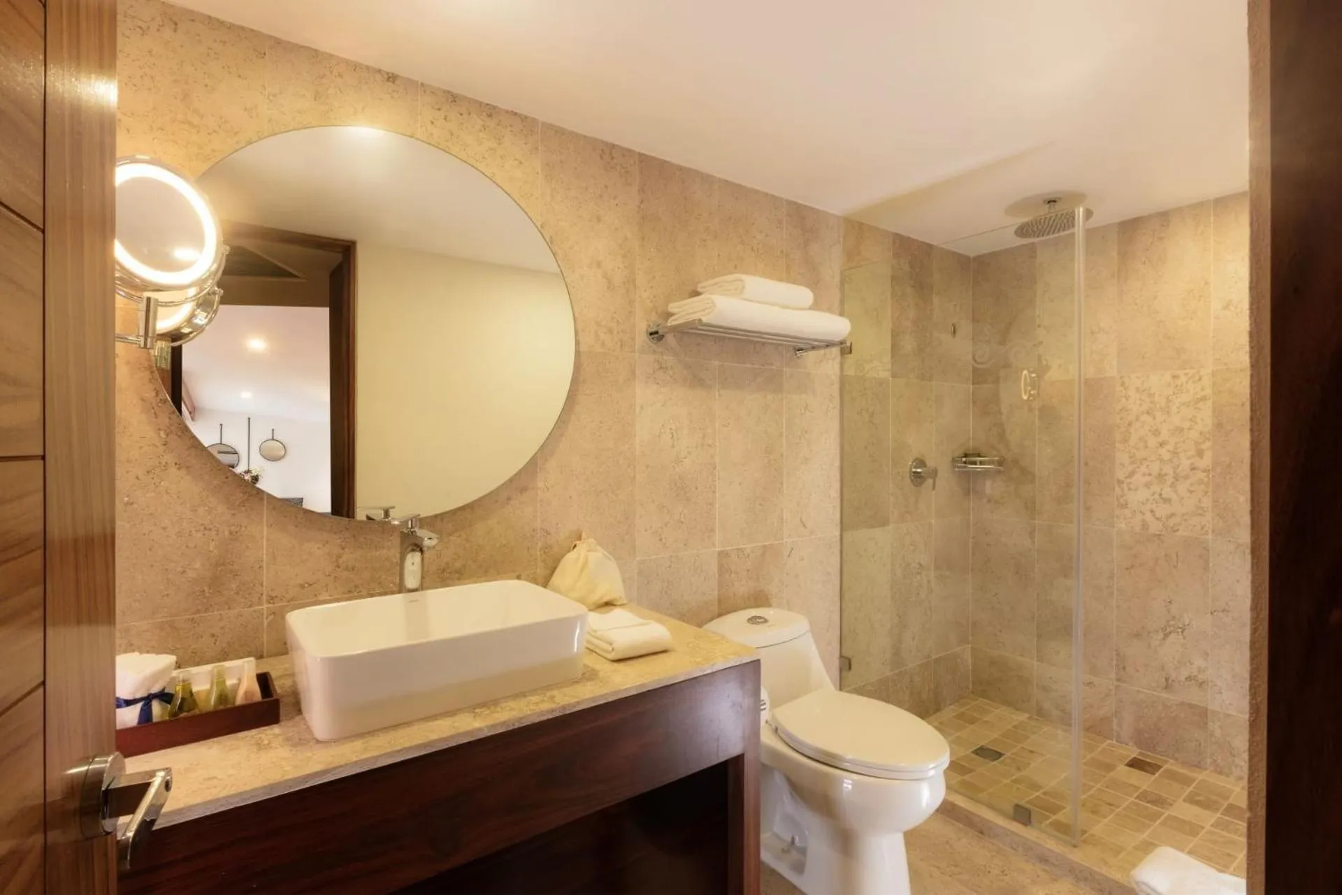Shower in Buenaventura Grand Hotel & Great Moments - All Inclusive