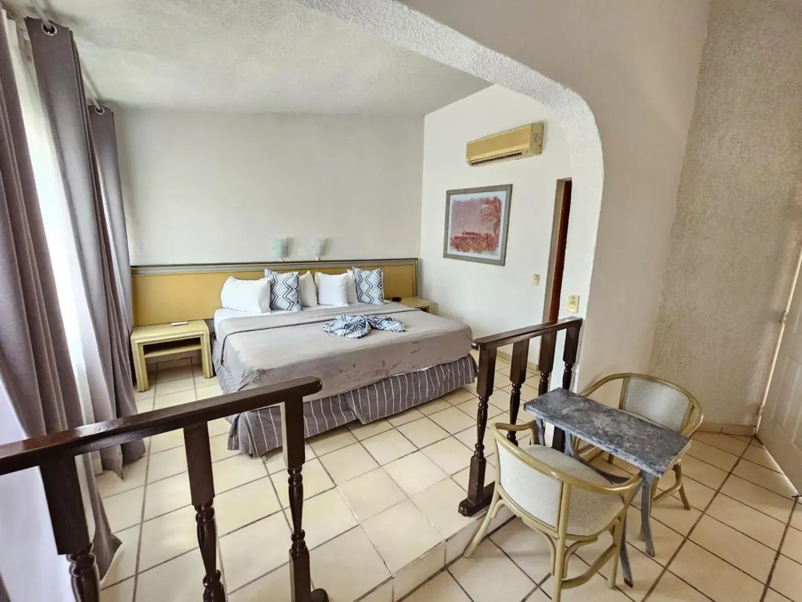 Standard King Room in Buena Vista Oceanfront & Hot Springs Resort Standard King Room in Buena Vista Oceanfront & Hot Springs Resort