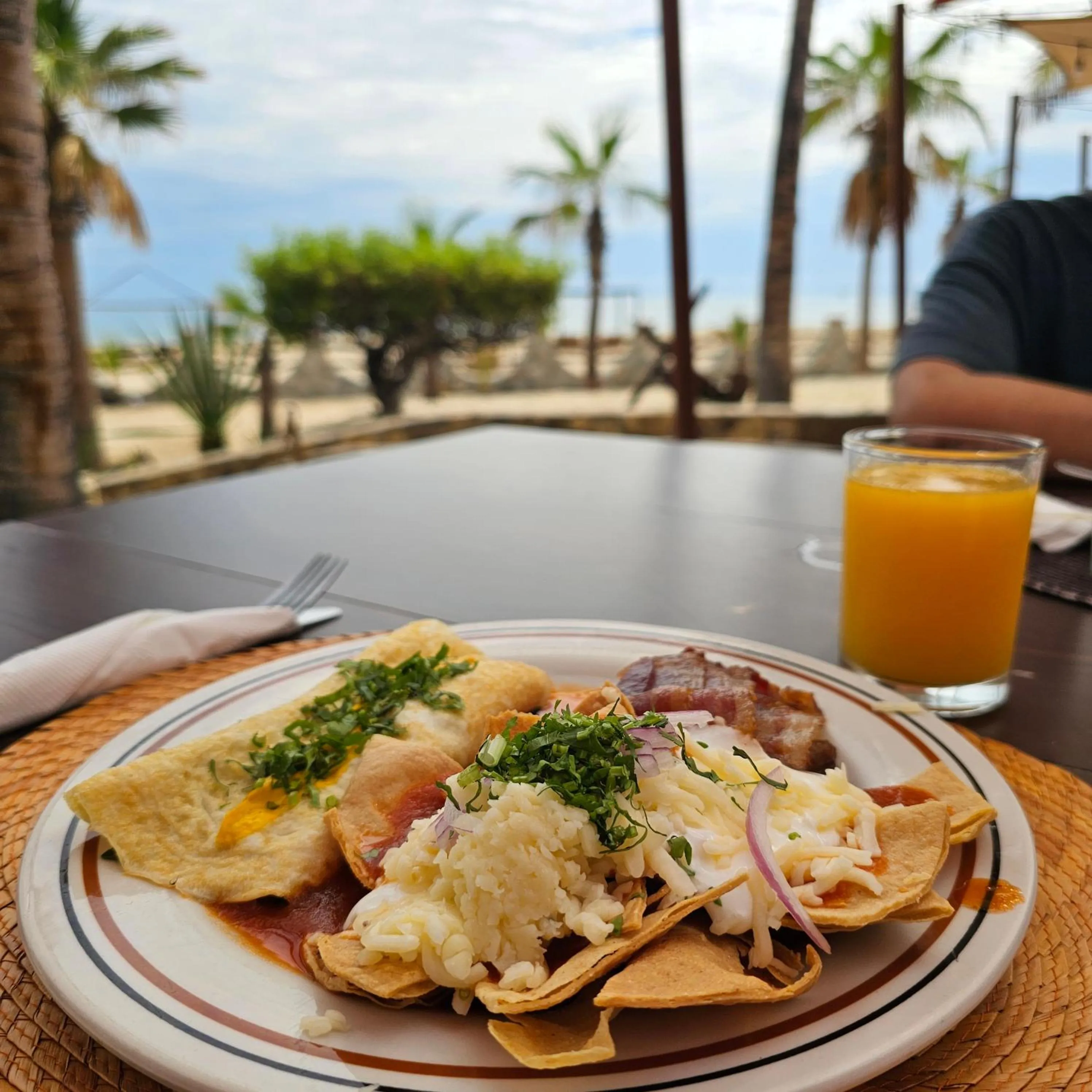 Restaurant/places to eat in Buena Vista Oceanfront & Hot Springs Resort