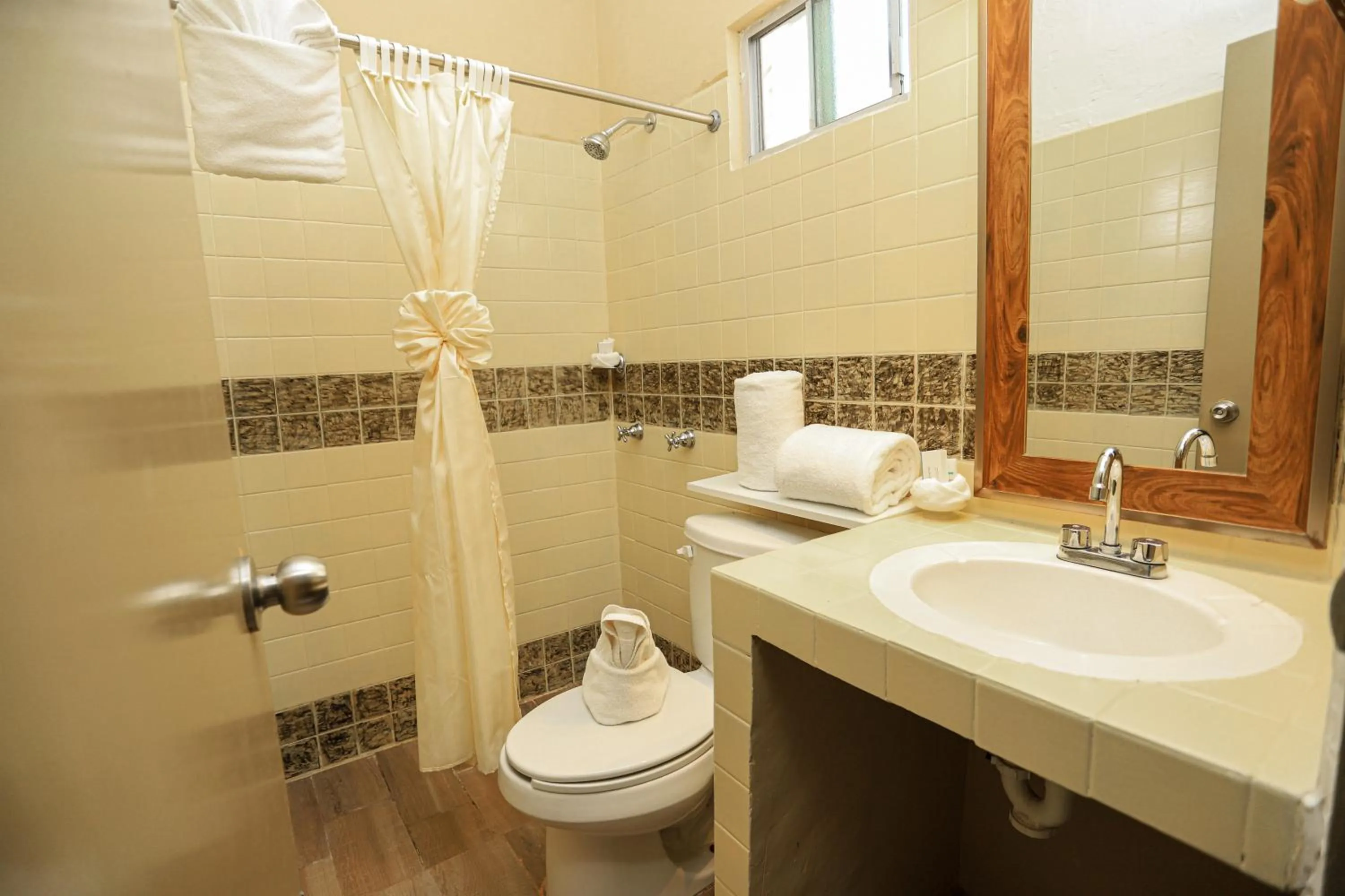Bathroom in Buena Vista Oceanfront & Hot Springs Resort