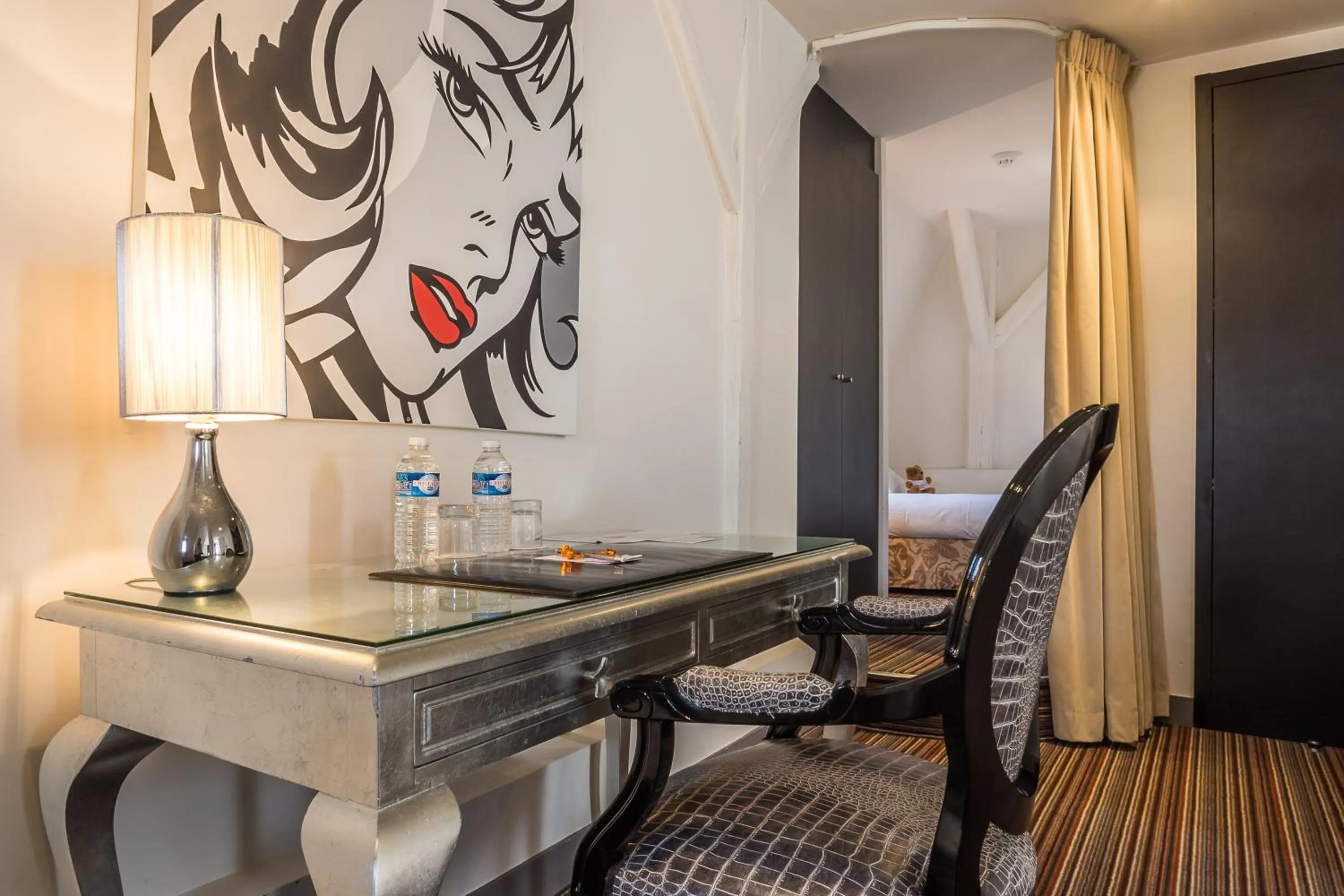 Seating area in Villa 81