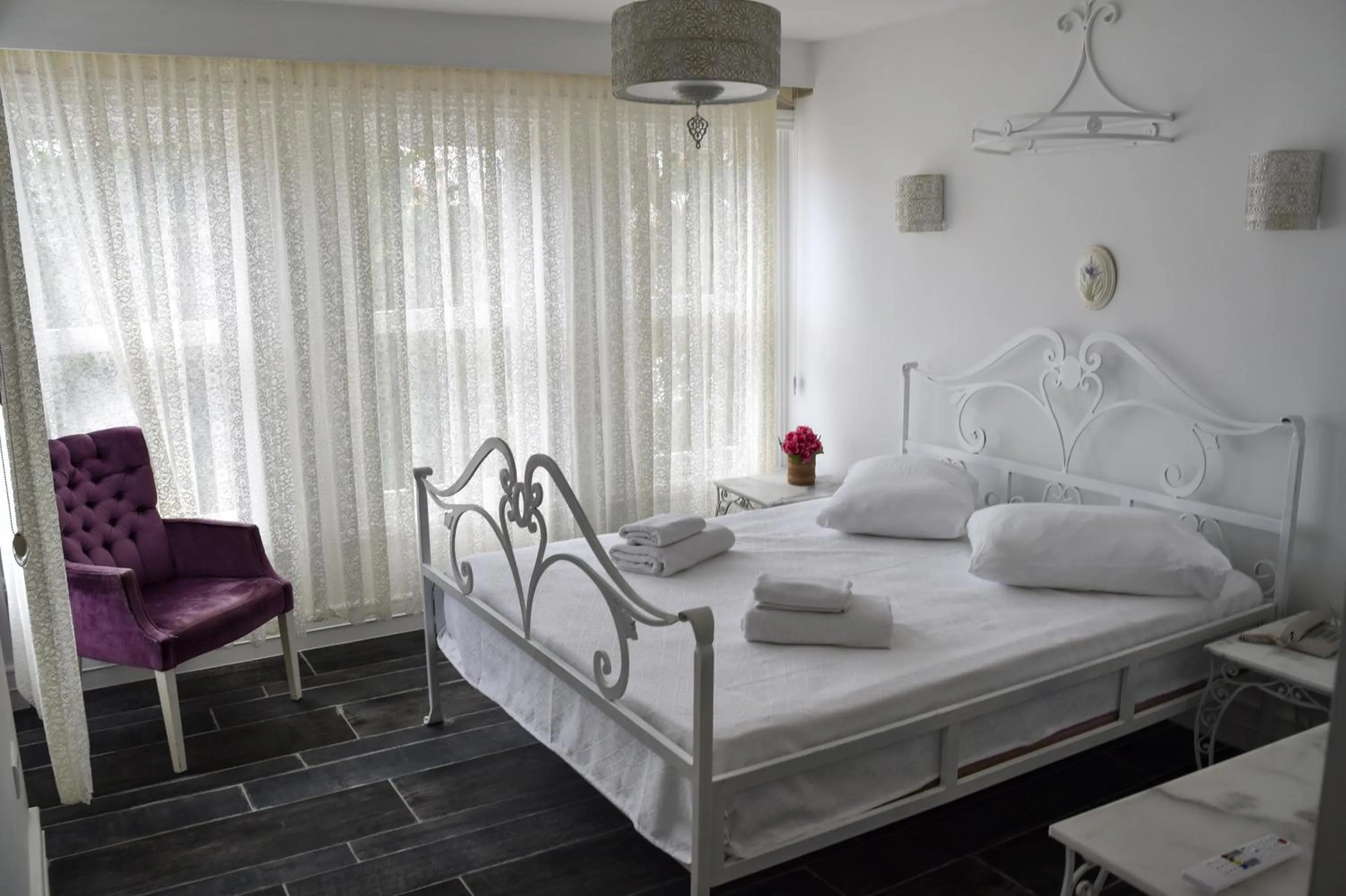 Bed in Büyükada Port Hotel