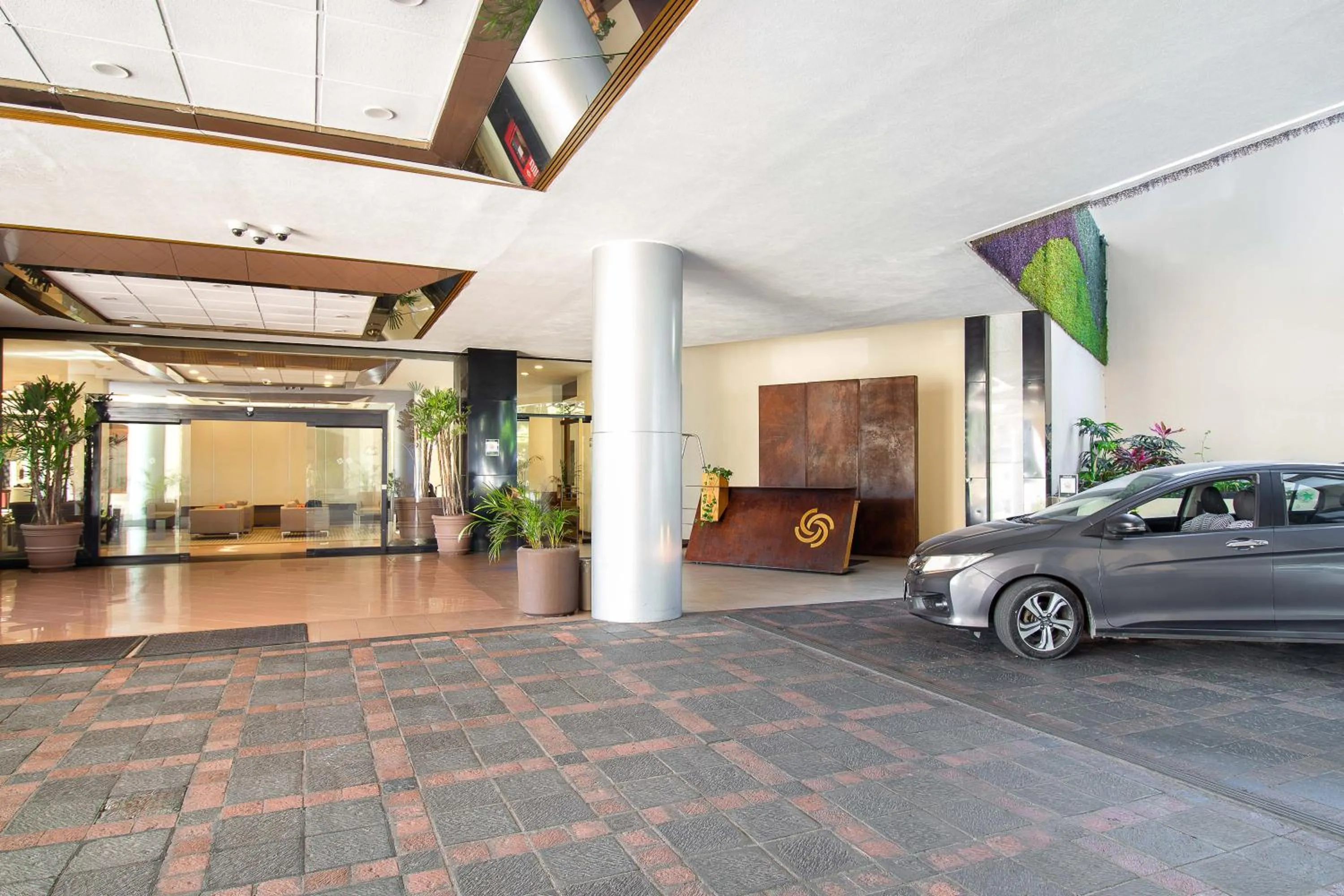 Facade/entrance in Hotel Guadalajara Plaza Expo