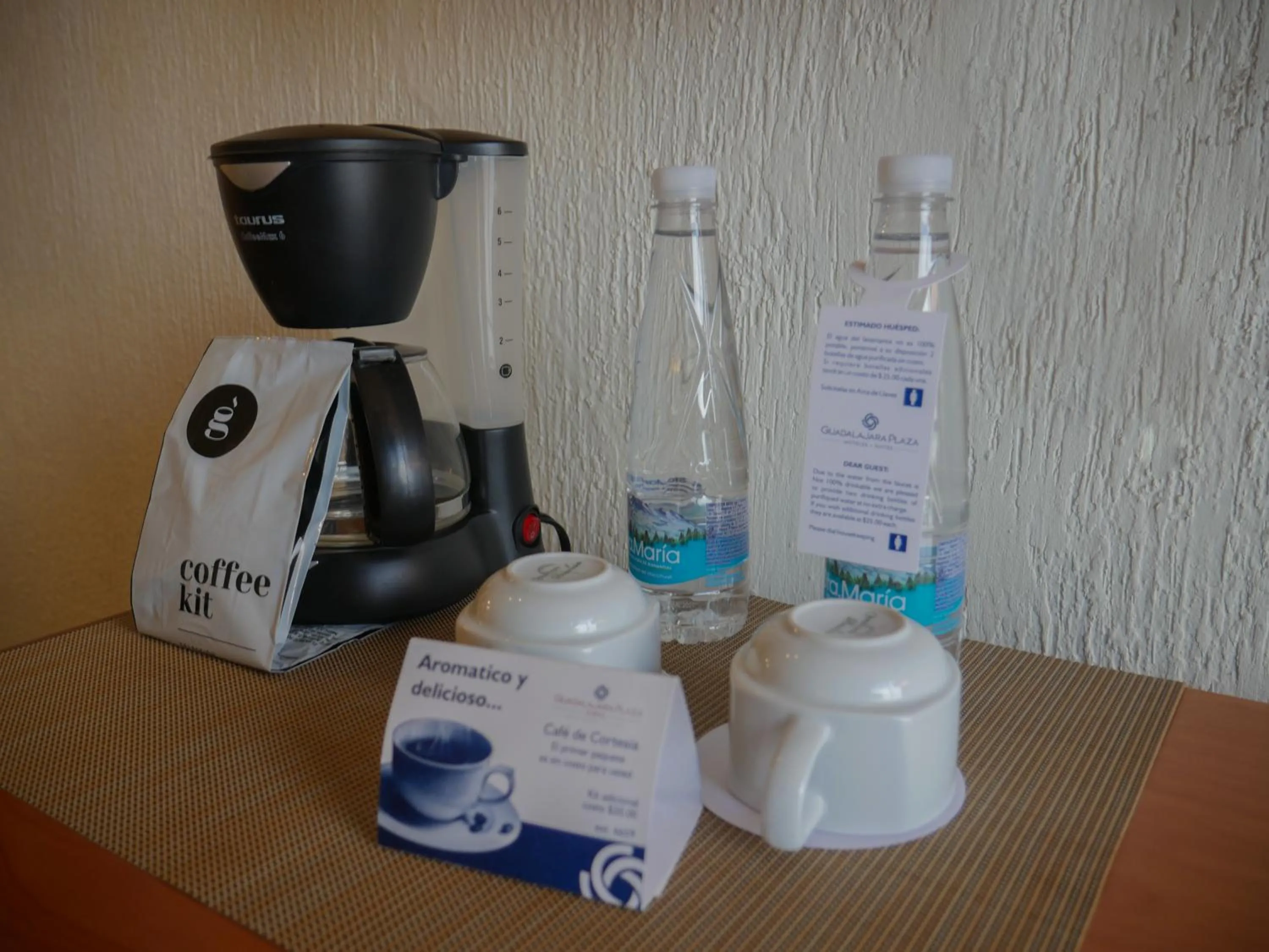 Coffee/tea facilities in Hotel Guadalajara Plaza Expo