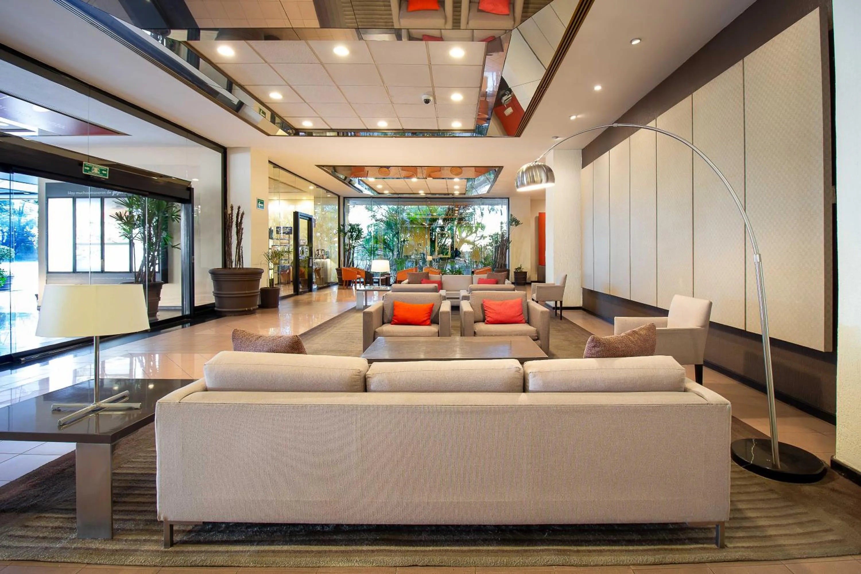 Living room in Hotel Guadalajara Plaza Expo