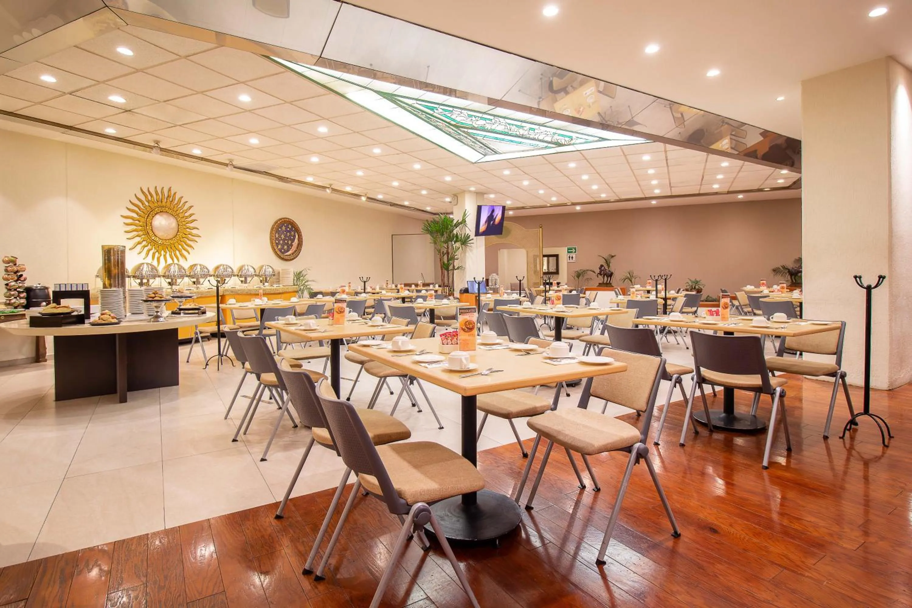 Restaurant/places to eat in Hotel Guadalajara Plaza Expo