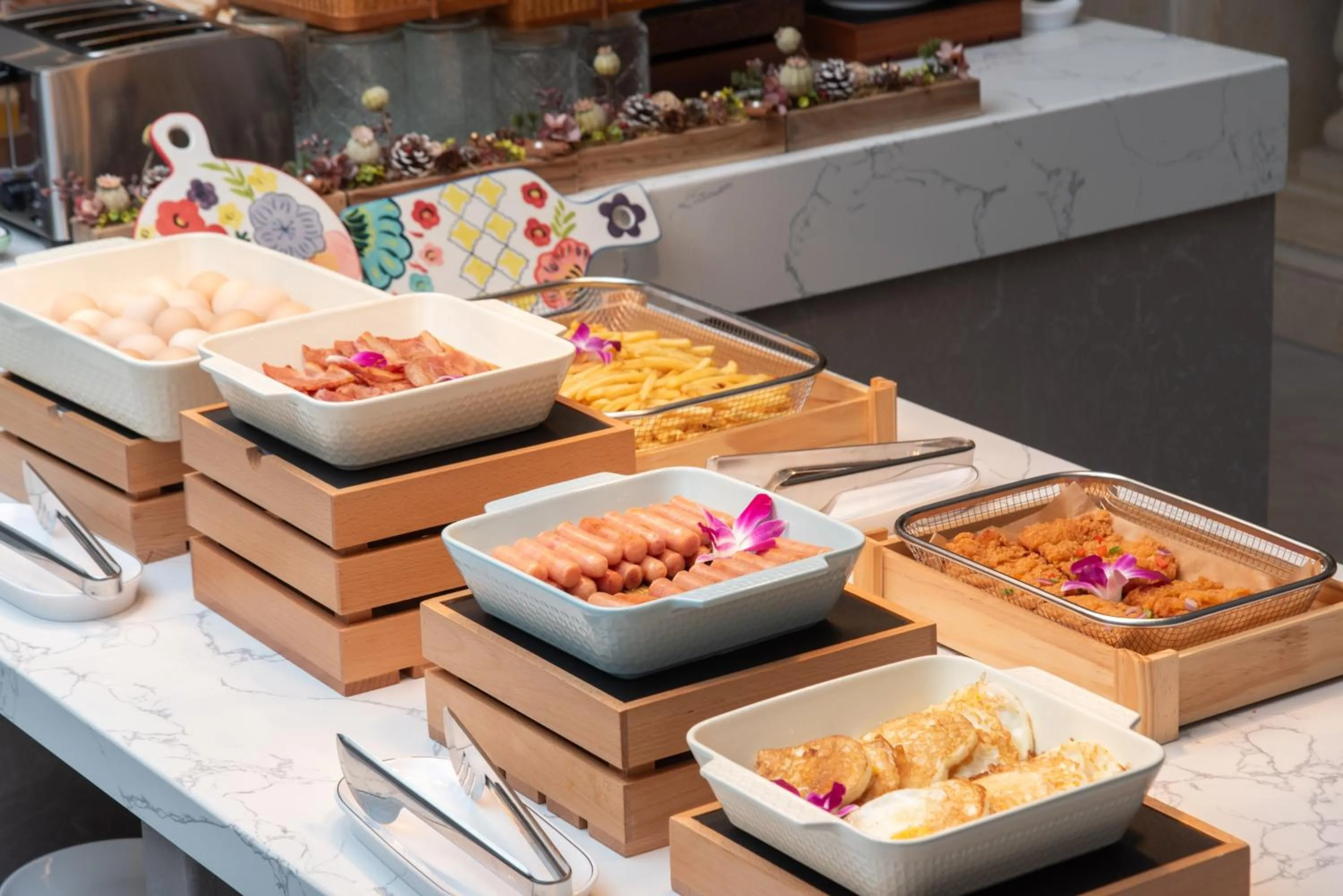 Buffet breakfast in Vienna International Hotel Guangzhou Baiyun International Conference Center