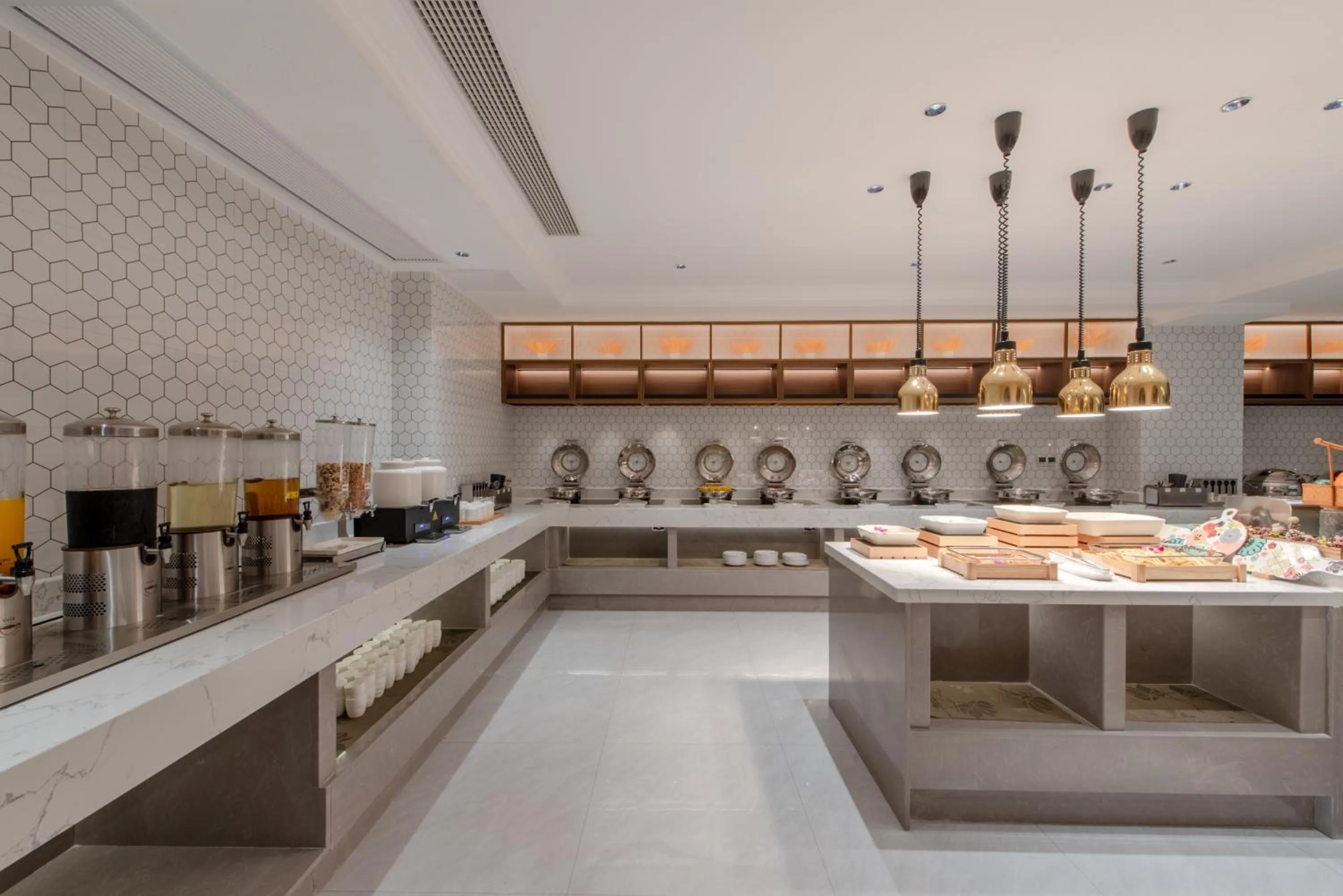 Buffet breakfast in Vienna International Hotel Guangzhou Baiyun International Conference Center