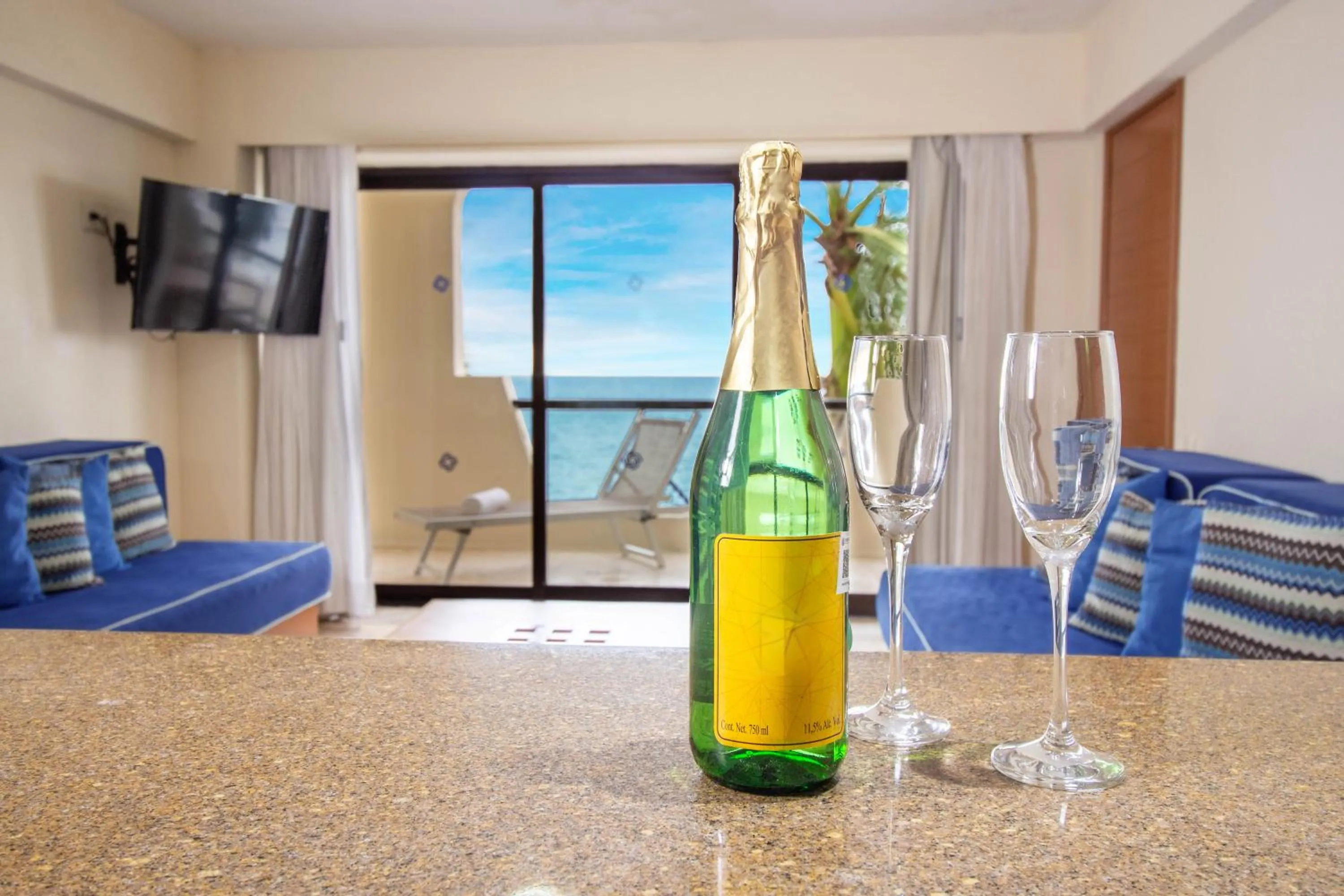 Kitchen or kitchenette in Plaza Pelicanos Grand Beach Resort All Inclusive