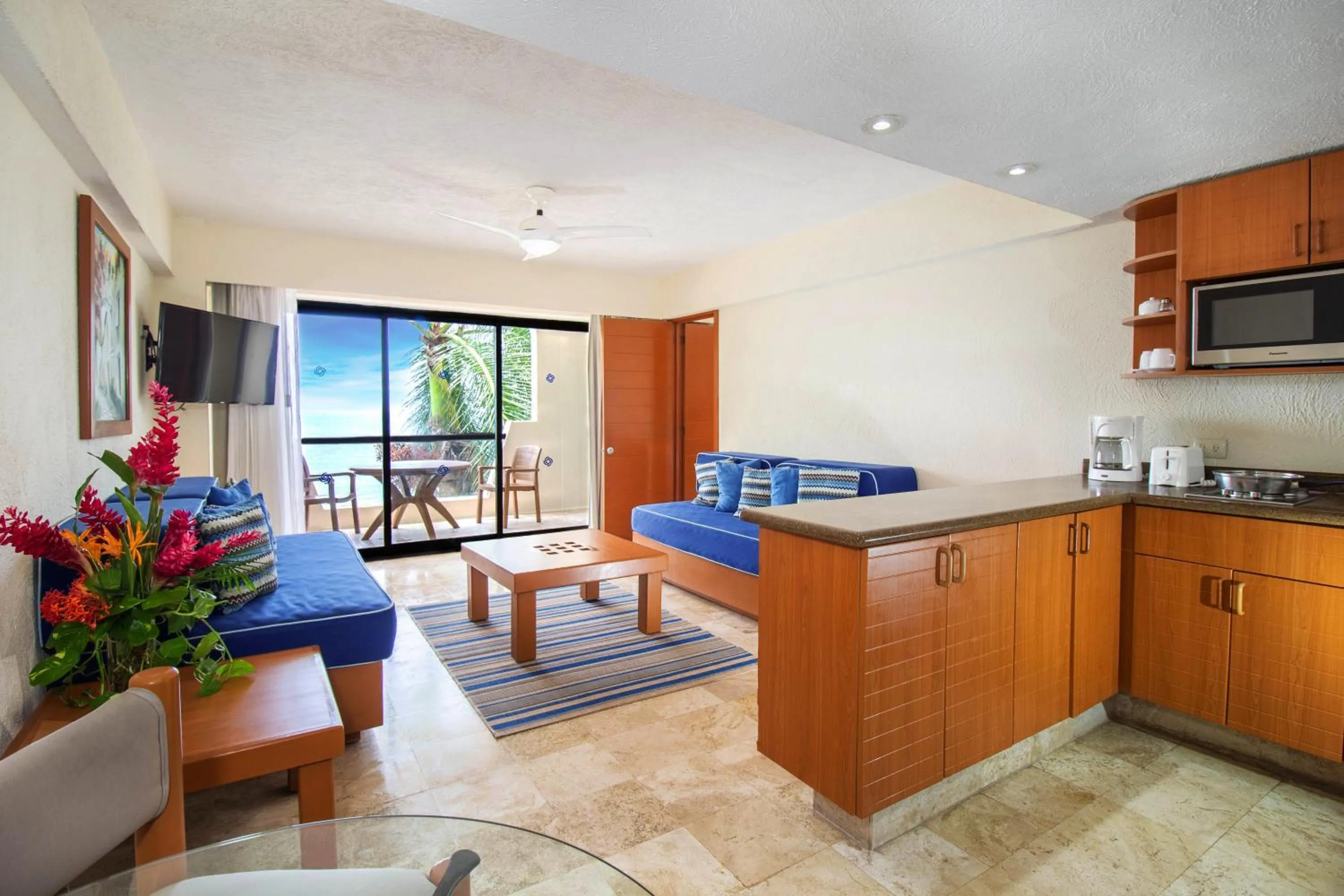 Coffee/tea facilities in Plaza Pelicanos Grand Beach Resort All Inclusive