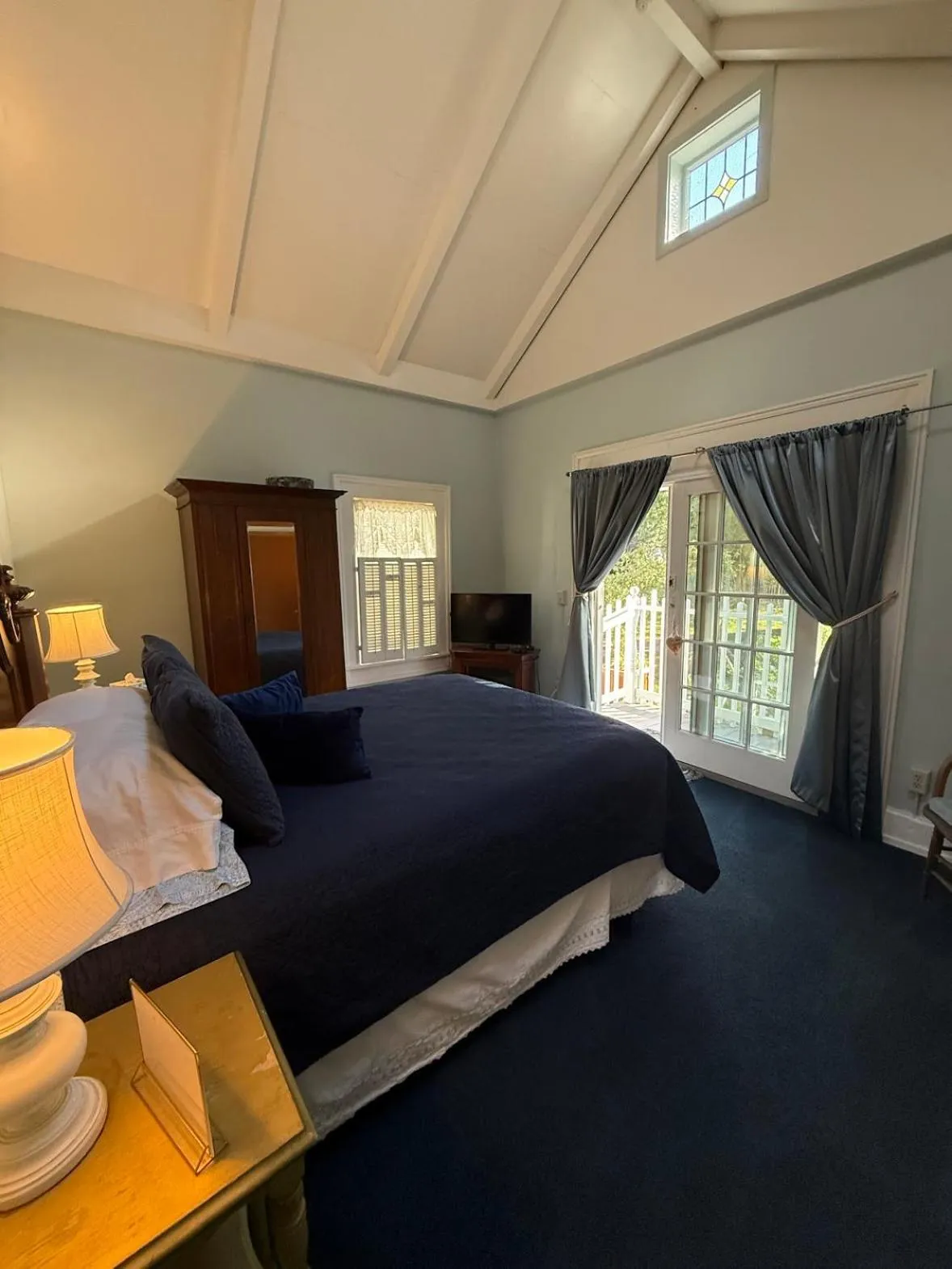 Bed in Shaw House Inn