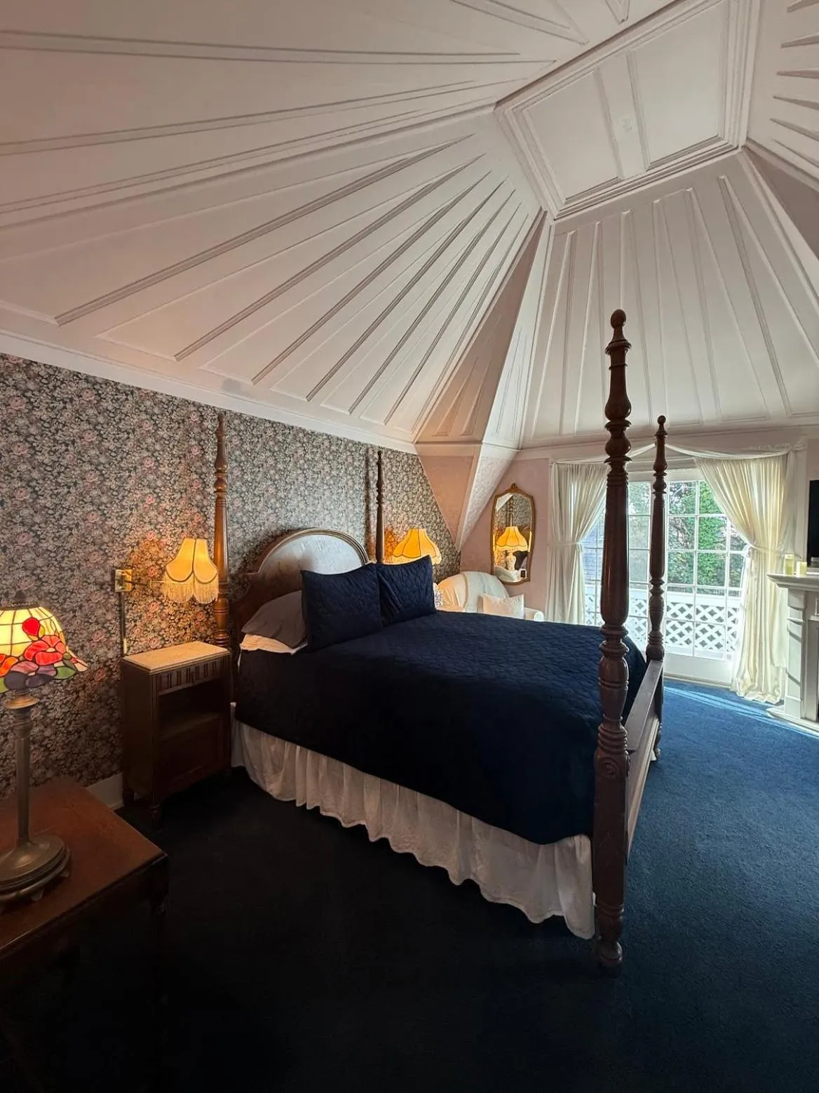 Bed in Shaw House Inn