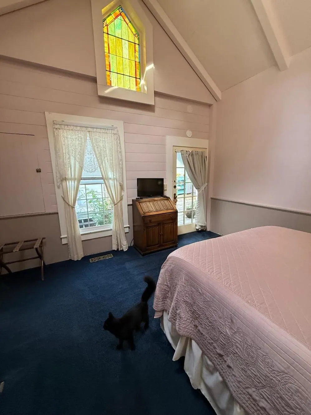 Bed in Shaw House Inn