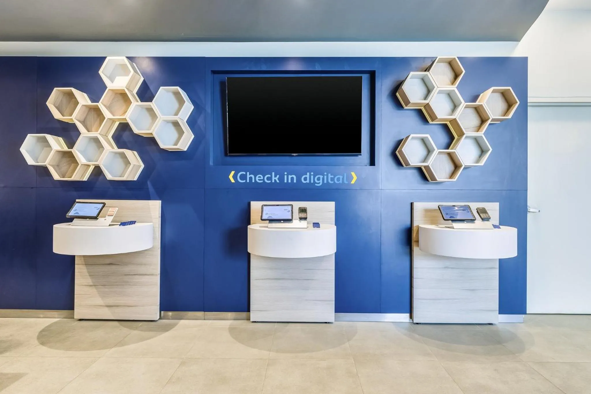 Food and drinks in One Acapulco Costera