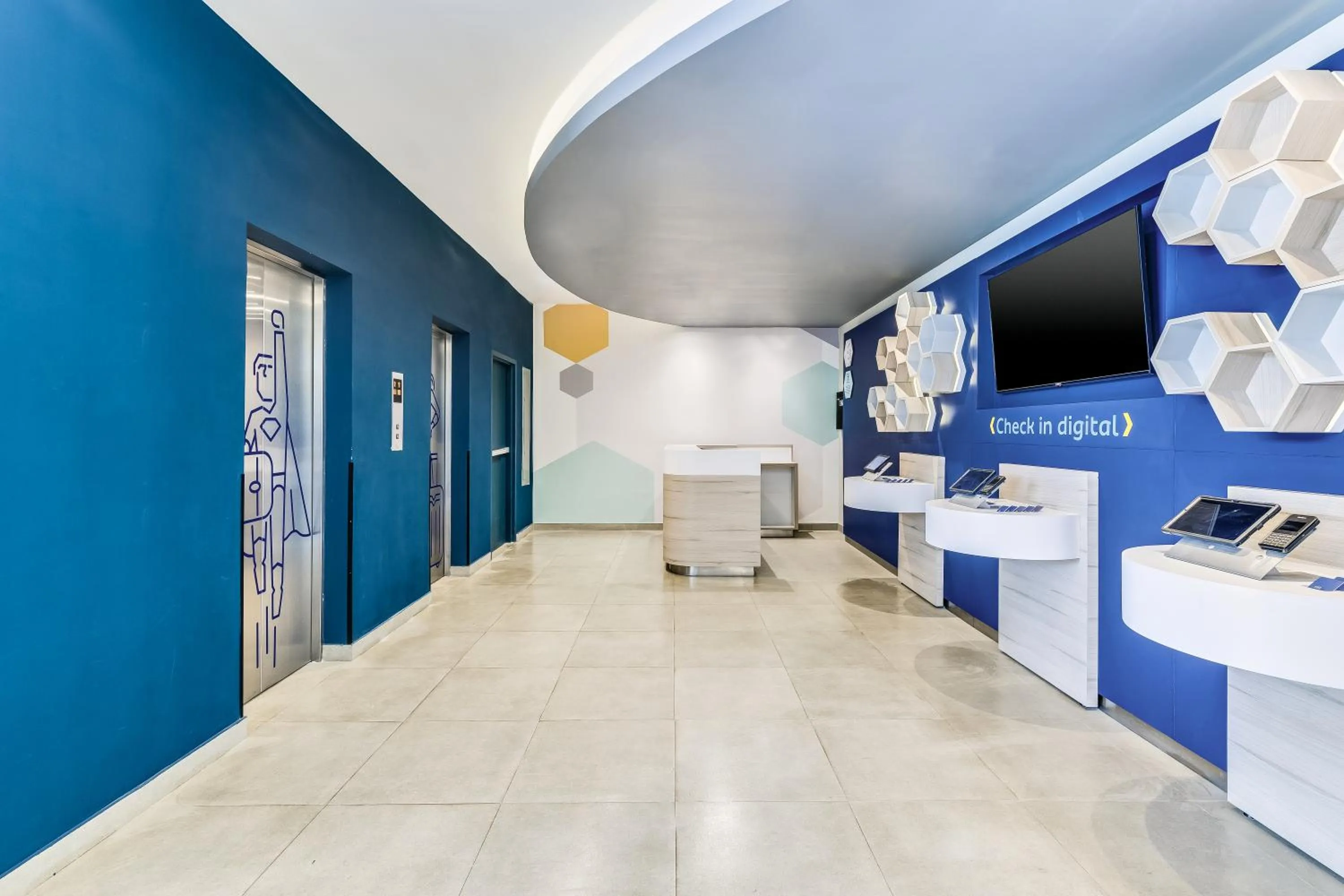 TV and multimedia in One Acapulco Costera