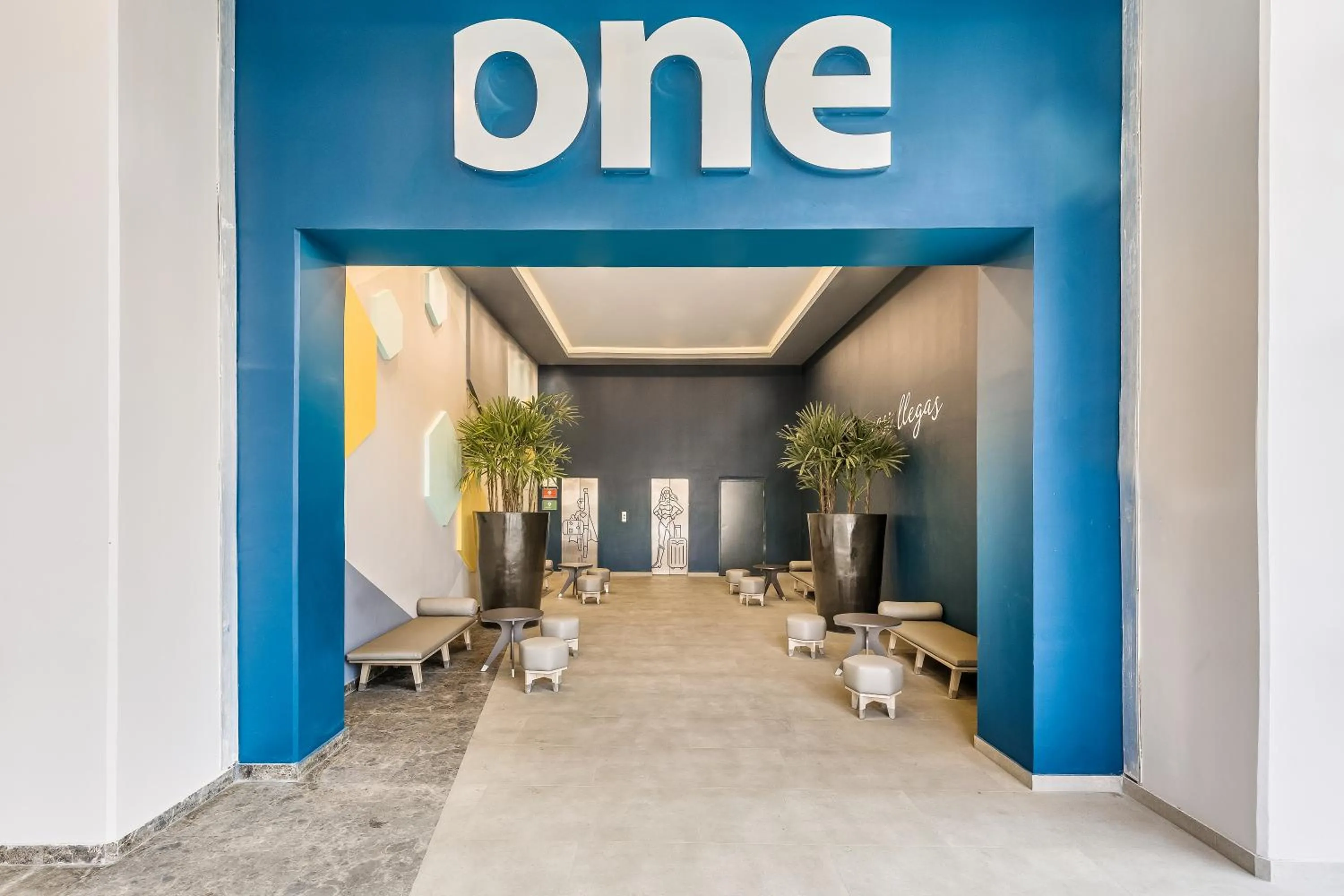 elevator in One Acapulco Costera