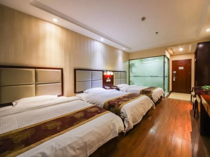 Bed in GreenTree Inn HeNan ZhengZhou Wanda Hanghai Middle Road Business Hotel