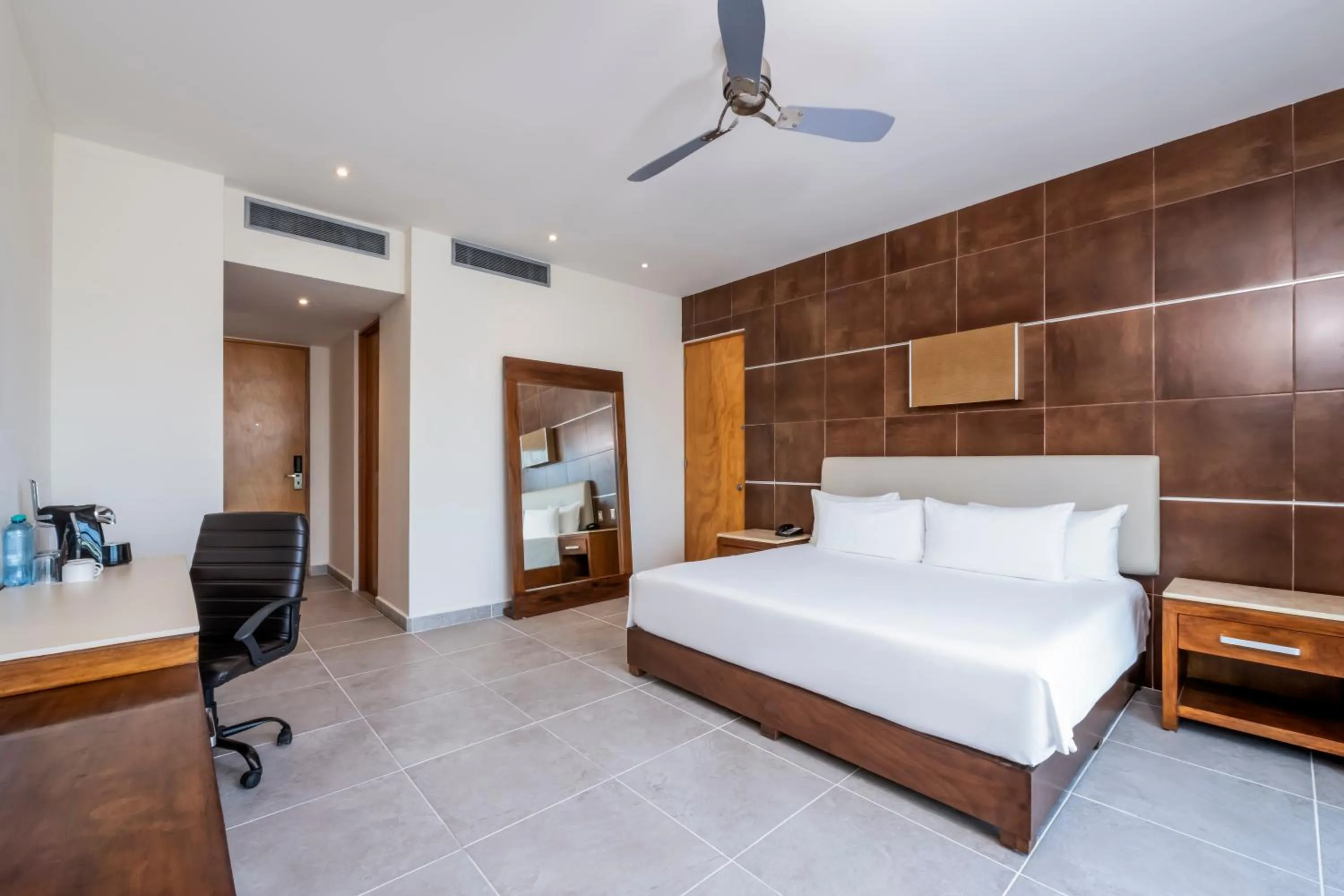 Photo of the whole room, Bed in Krystal Urban Cancun & Beach Club