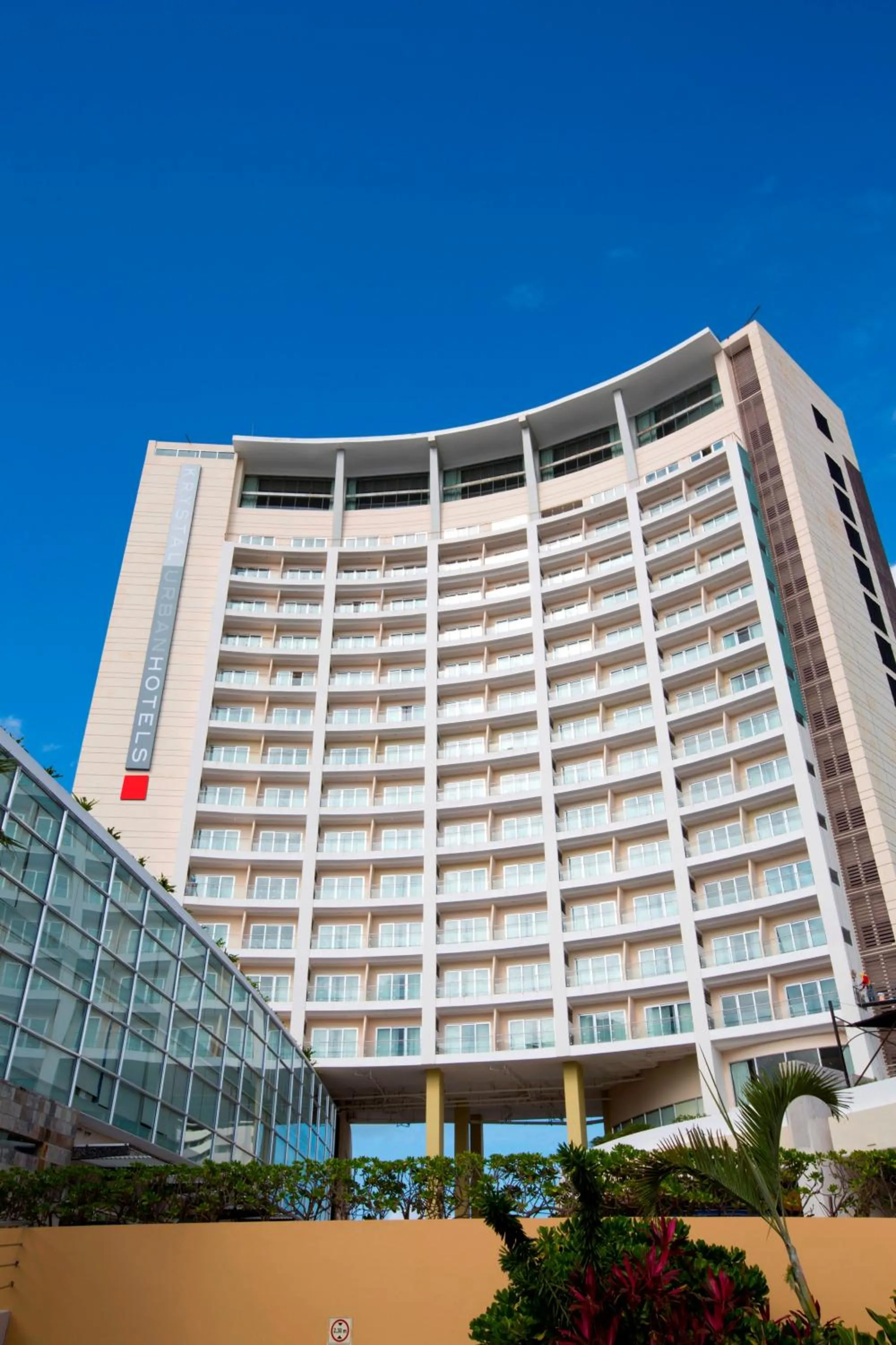 Facade/entrance in Krystal Urban Cancun & Beach Club