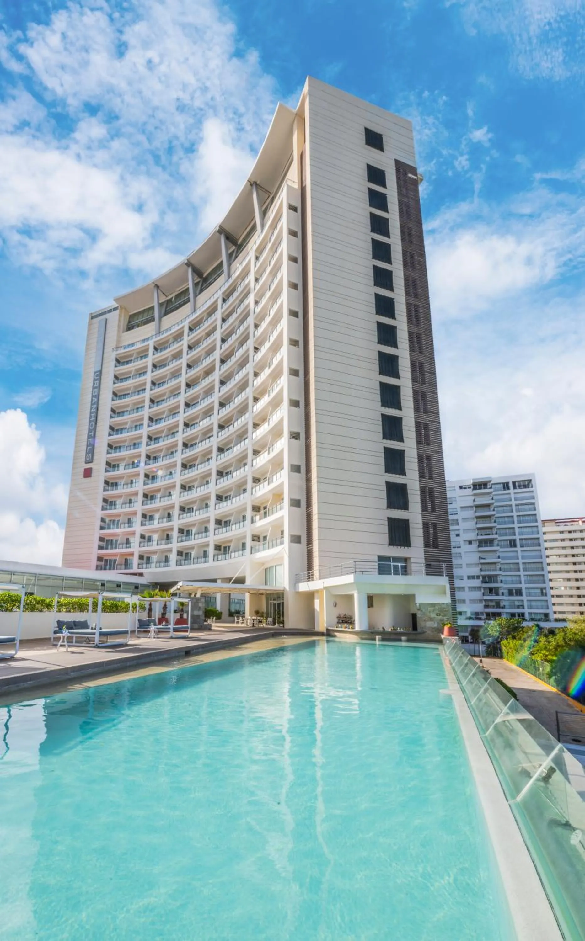 Swimming pool in Krystal Urban Cancun & Beach Club