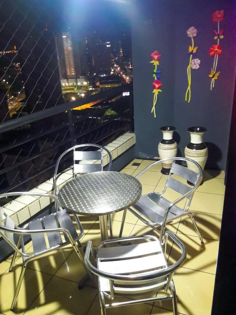 Night in Apartamento Em Andar Alto com Vista Mar Meireles