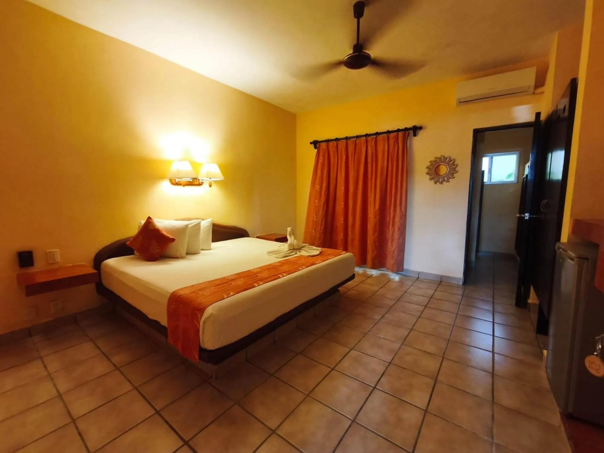 Photo of the whole room, Bed in Hotel LunaSol