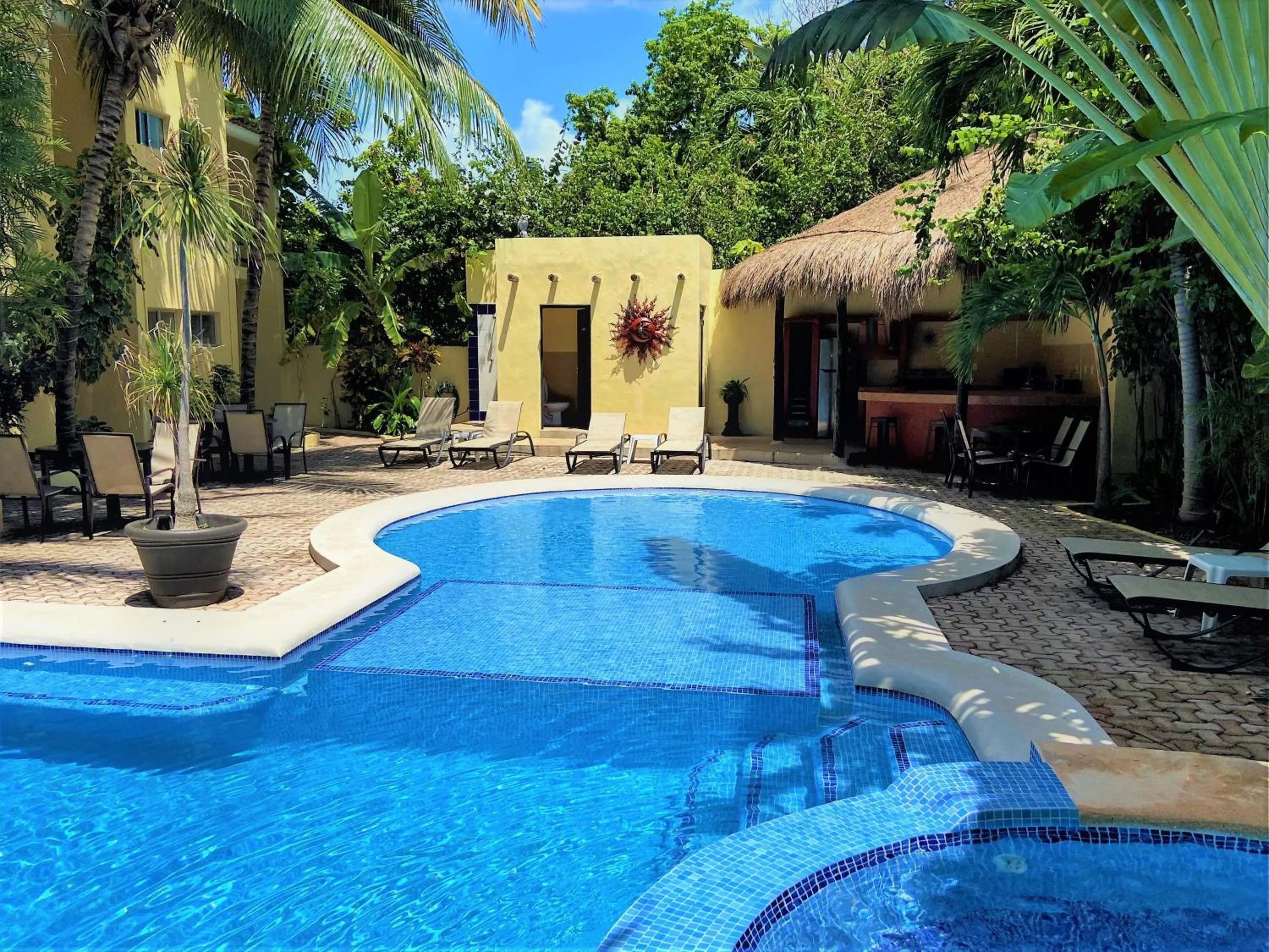 Swimming pool in Hotel LunaSol
