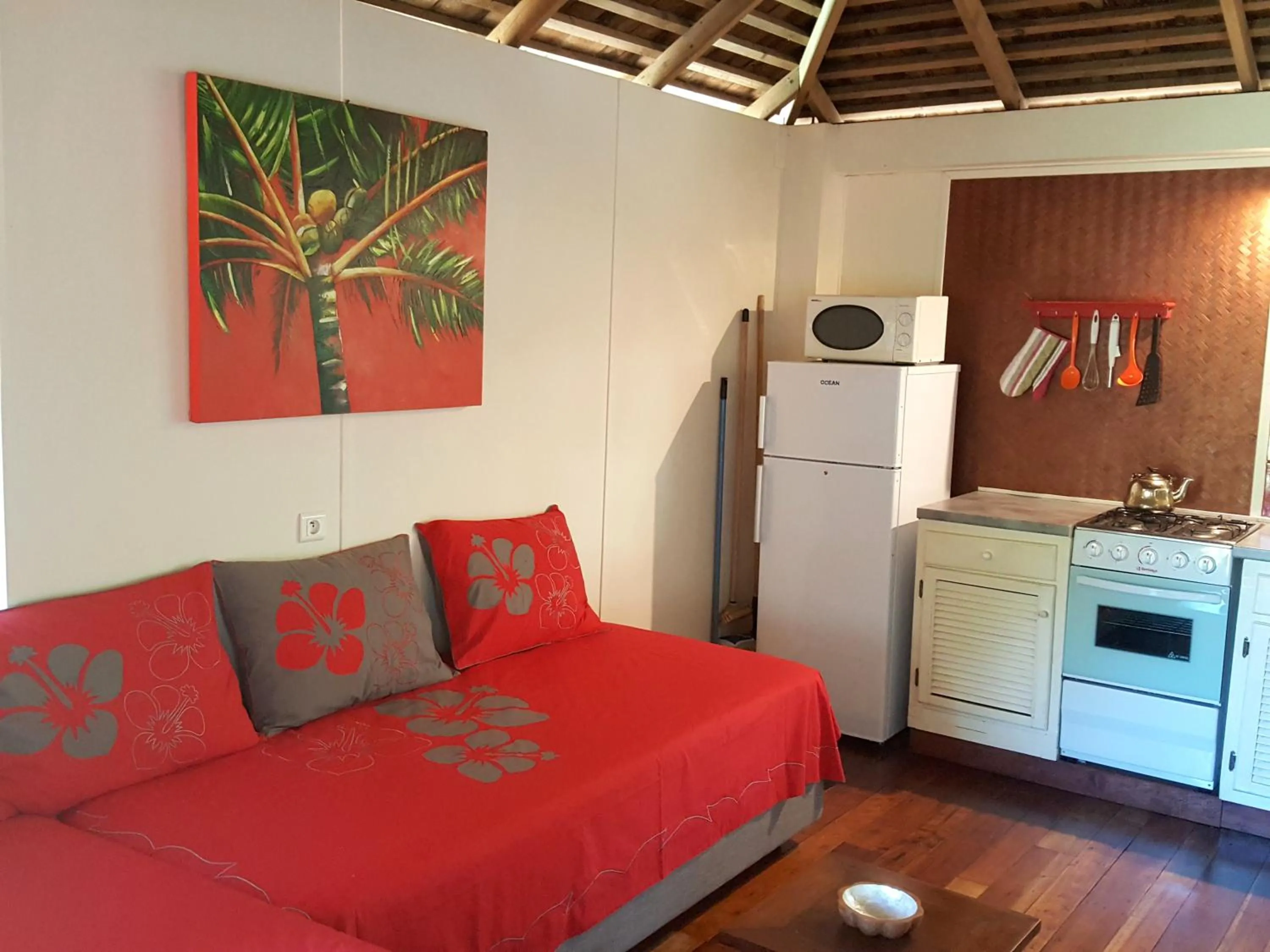 Kitchen or kitchenette in Poerani Moorea