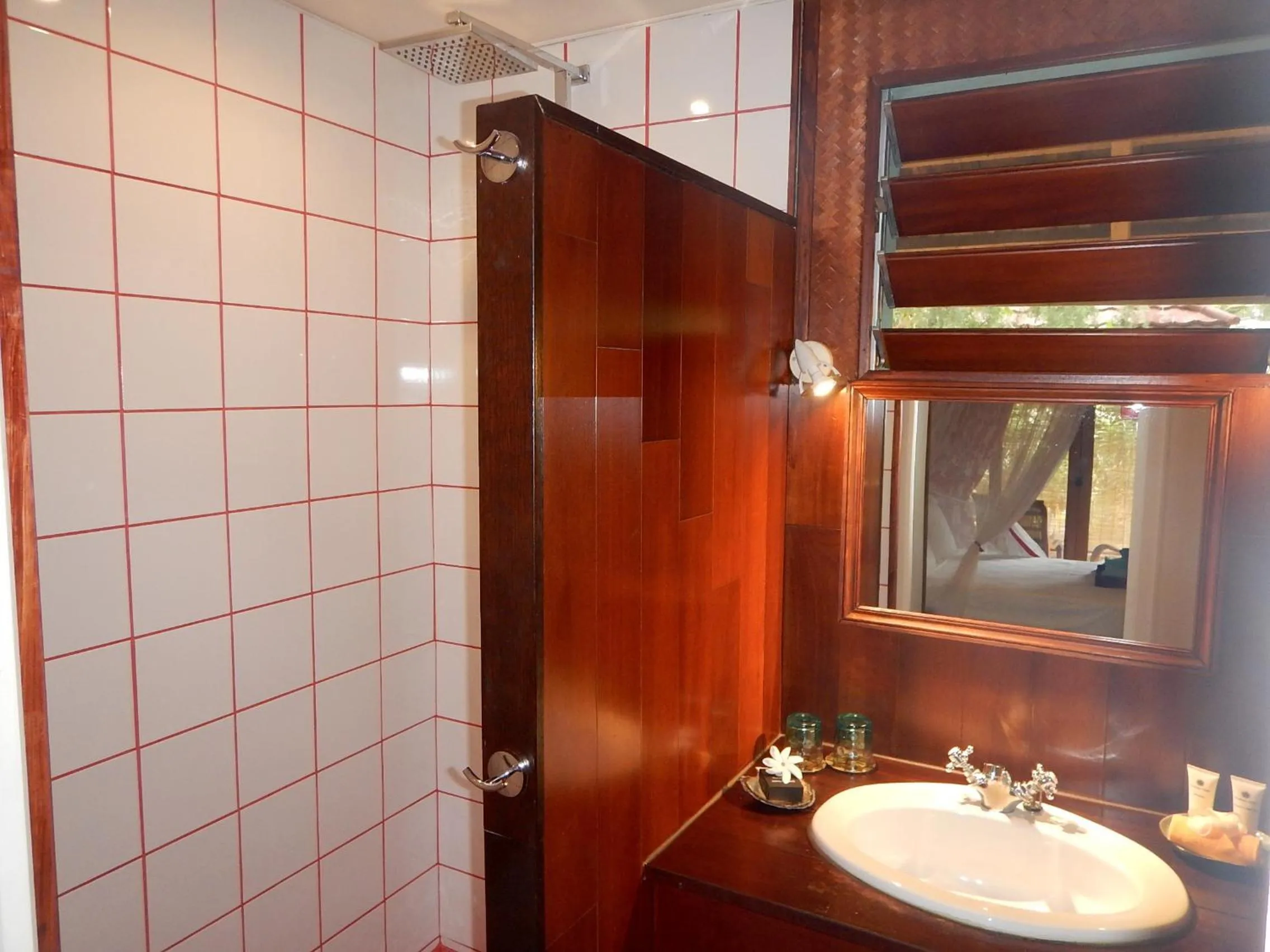 Bathroom in Poerani Moorea