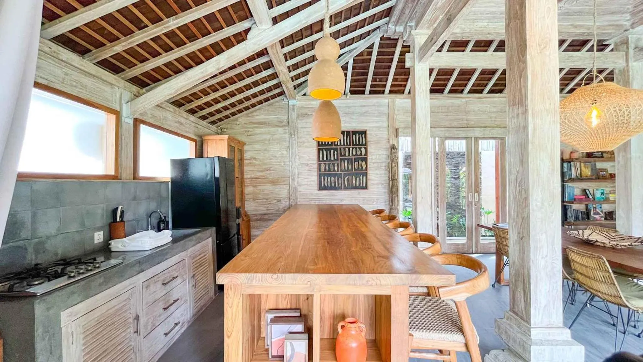 Kitchen or kitchenette in Villa Du Bah - Cozy Tropical 3BR Villa 12min To Beach