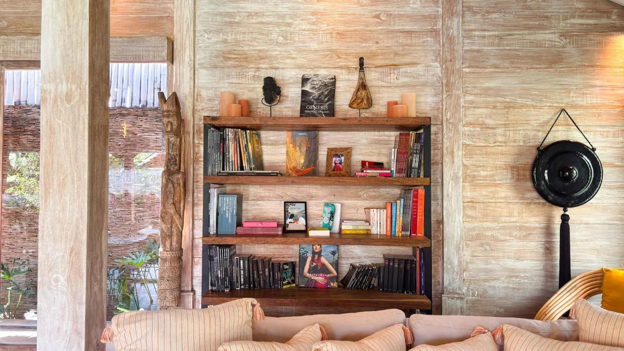 Living room in Villa Du Bah - Cozy Tropical 3BR Villa 12min To Beach