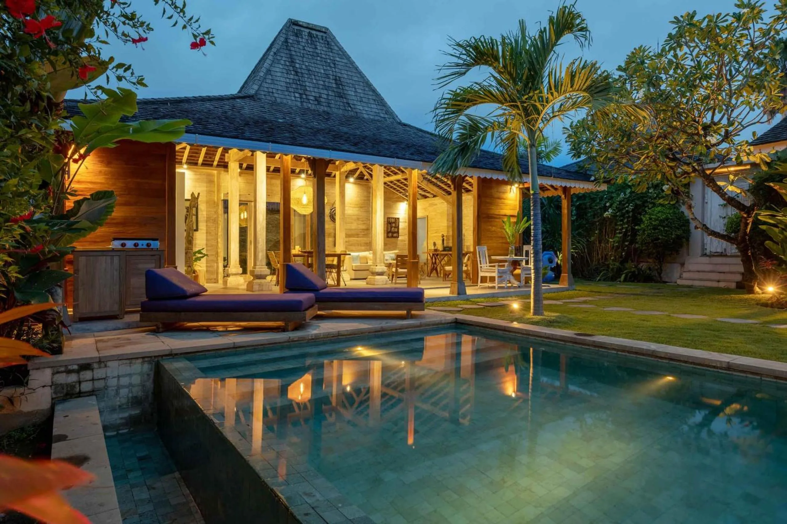 Property building in Villa Du Bah - Cozy Tropical 3BR Villa 12min To Beach