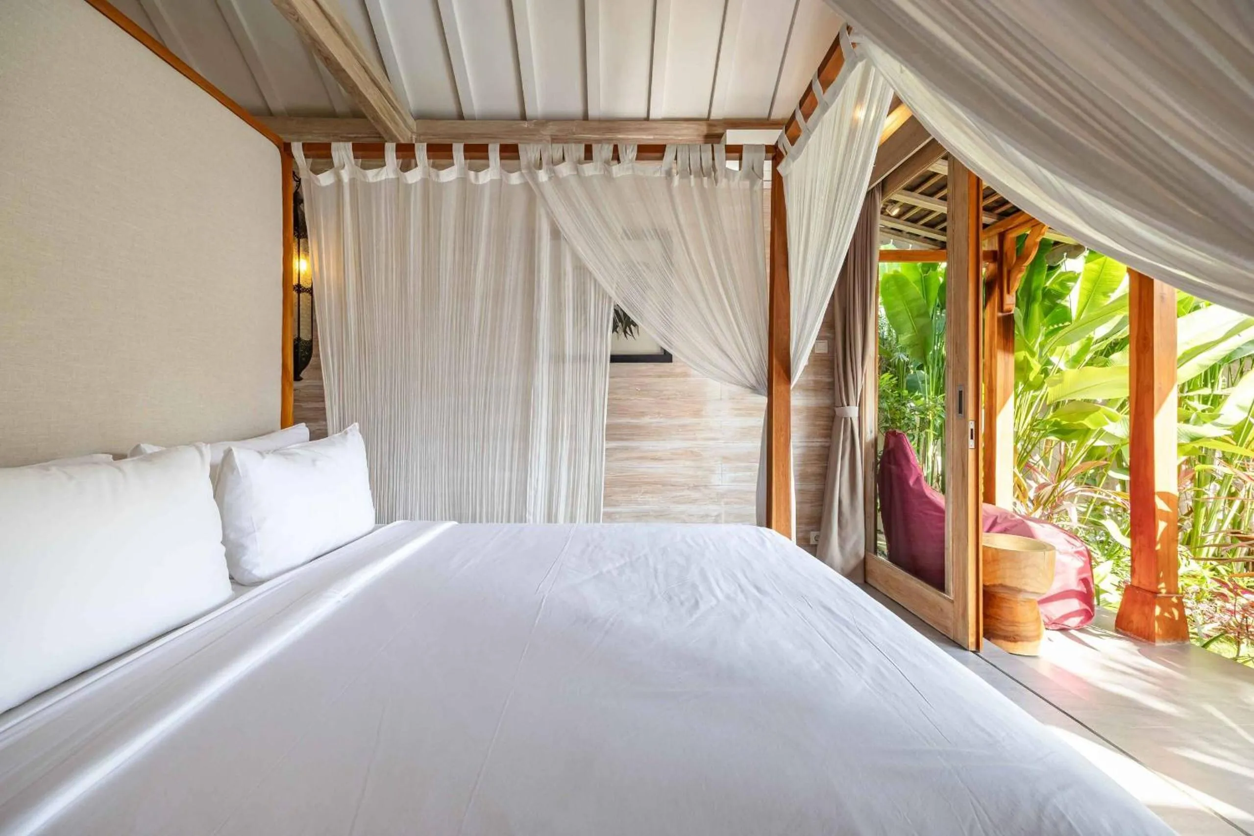 Bed in Villa Du Bah - Cozy Tropical 3BR Villa 12min To Beach