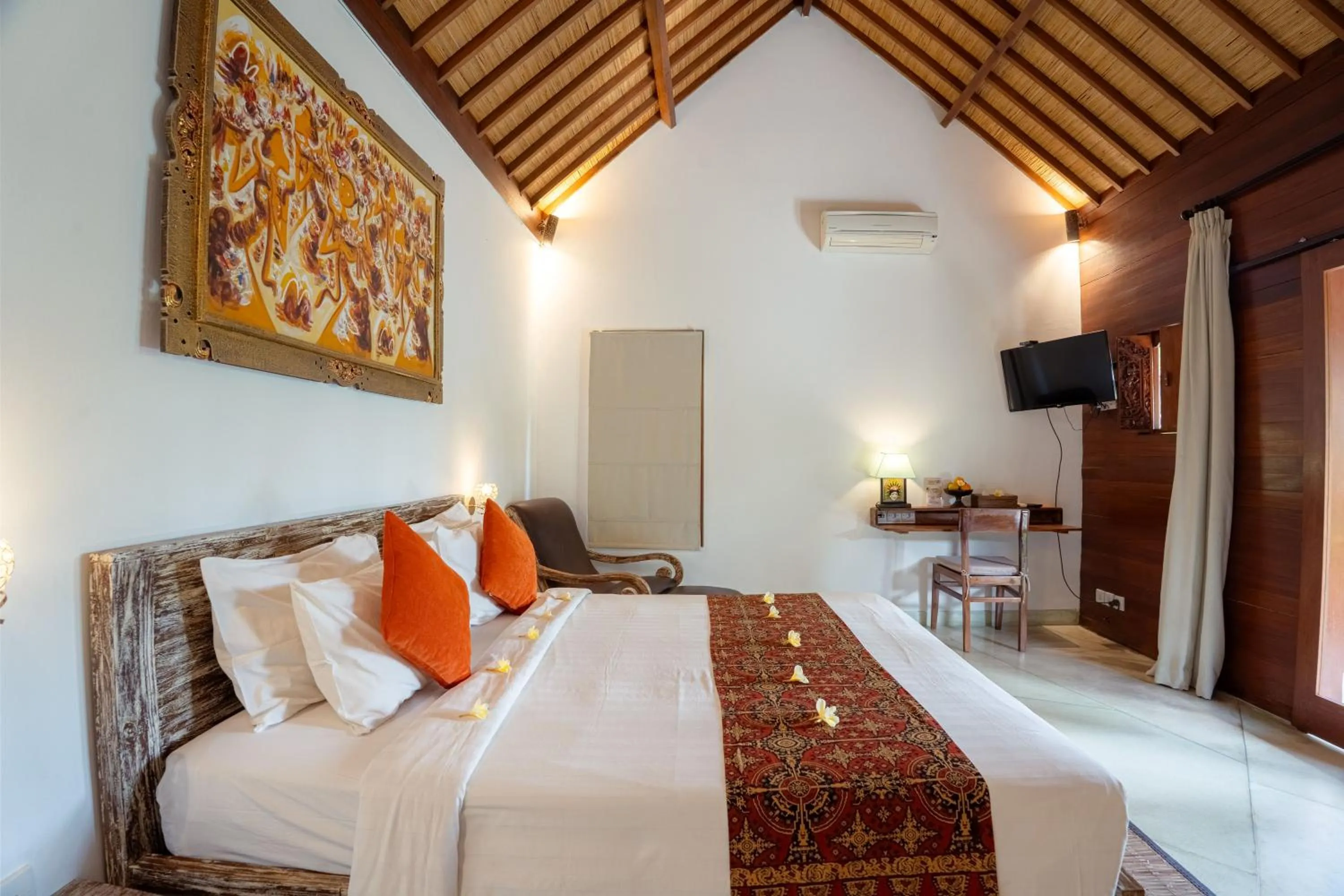 Photo of the whole room, Bed in Villa Tegal Tis Ubud
