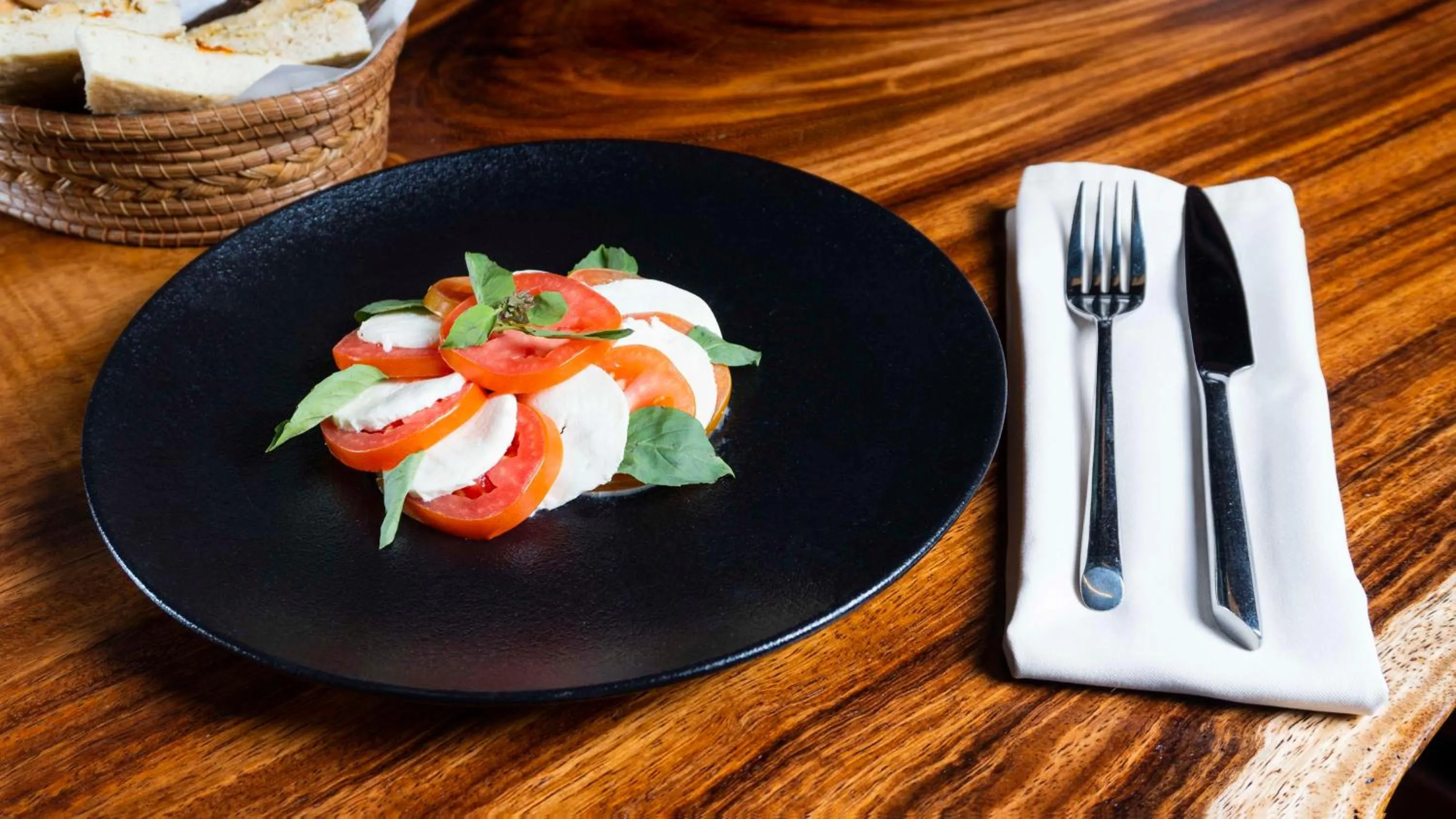 Restaurant/places to eat in NH Collection Mexico City Airport T2