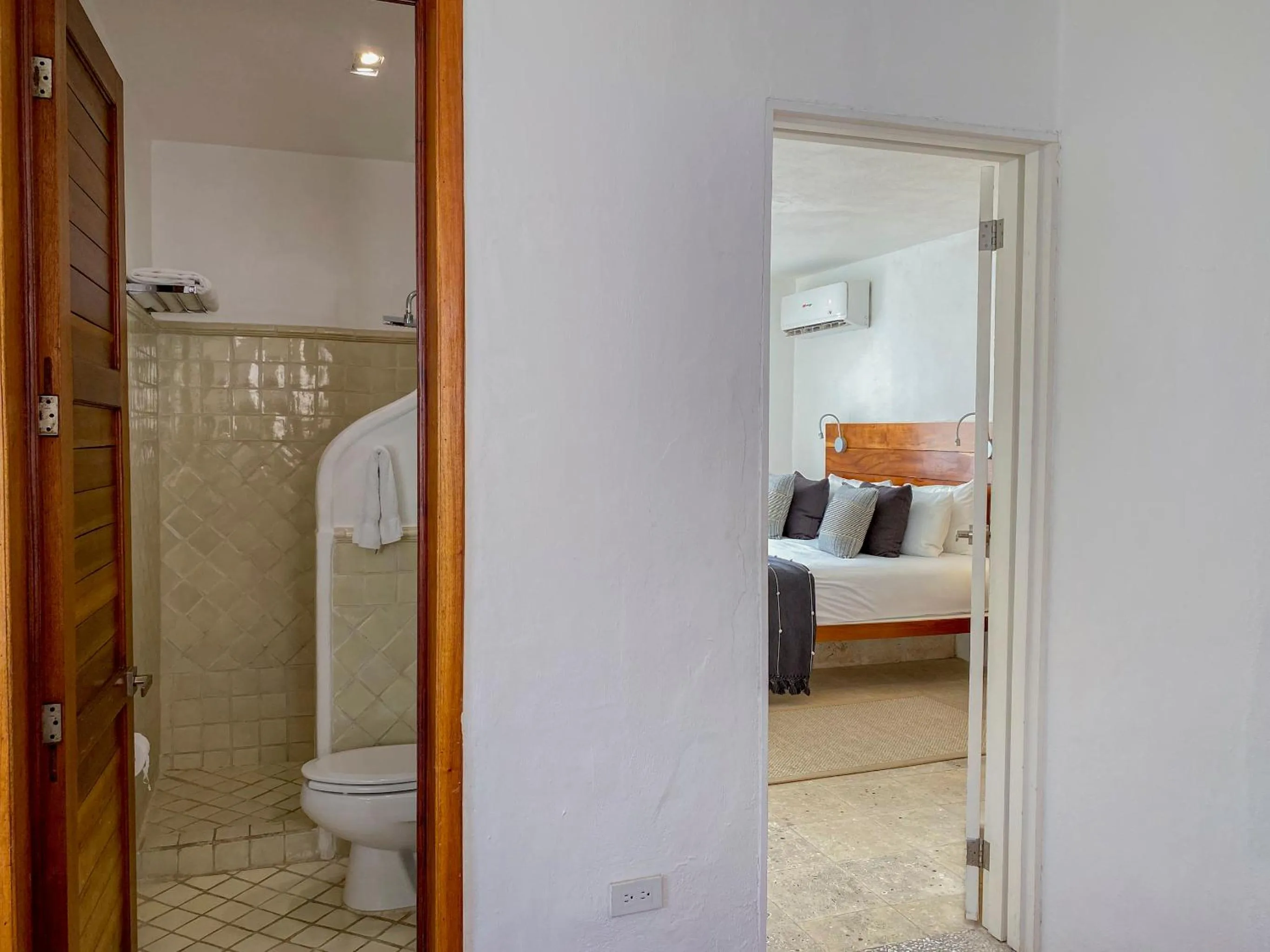 Bathroom, Bed in Na Balam Hotel