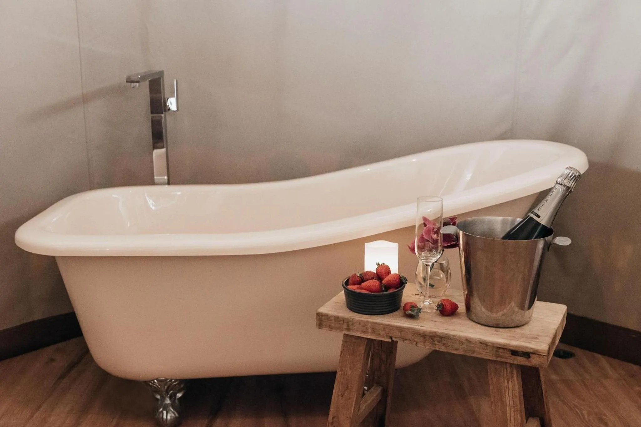 Bath in Ingenia Holidays Rivershore