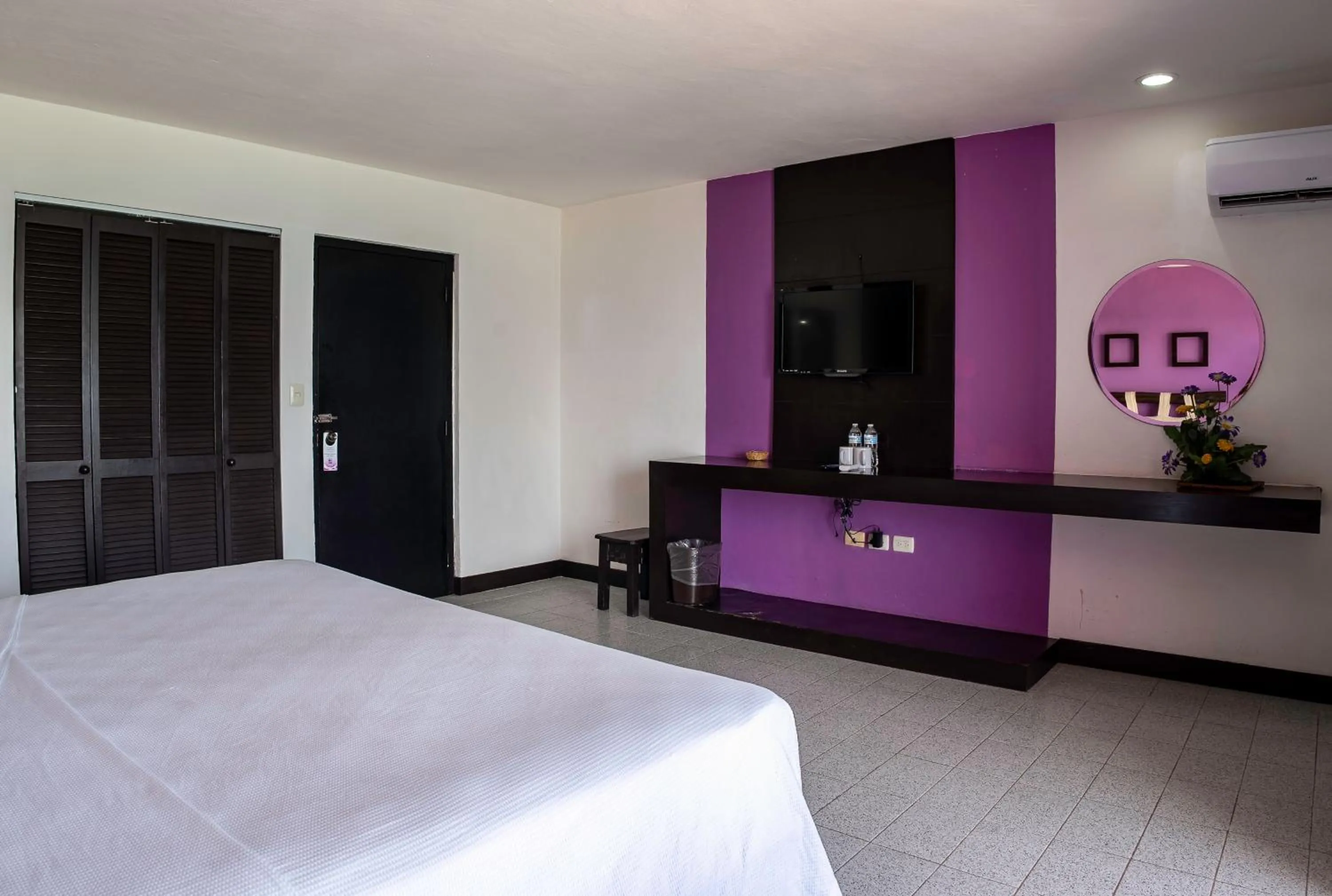 Bed in Hotel Vista del Mar with Beach Club access included